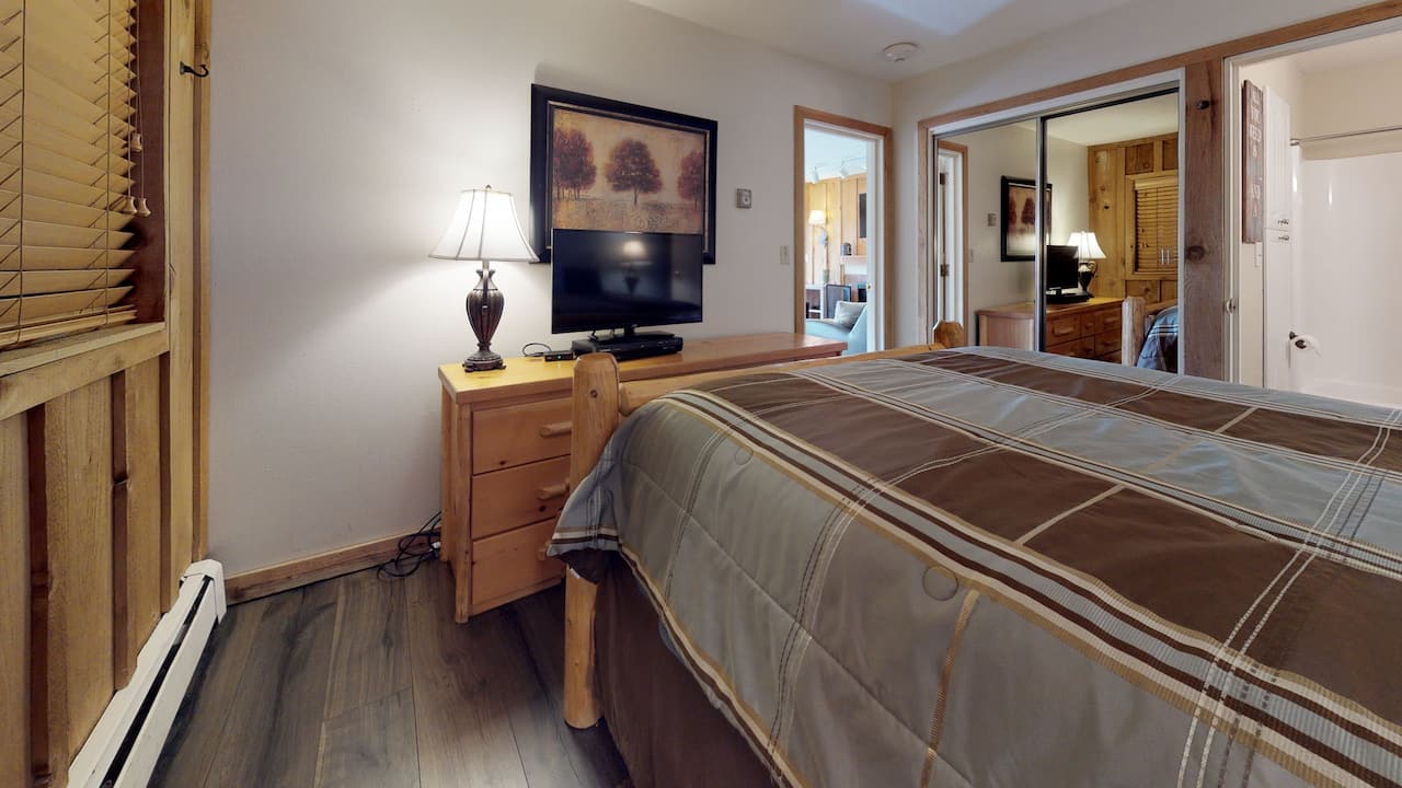 Vail 21, A Destination by Hyatt Residence, 2 Bedroom Condo with 2 Bath, Gold