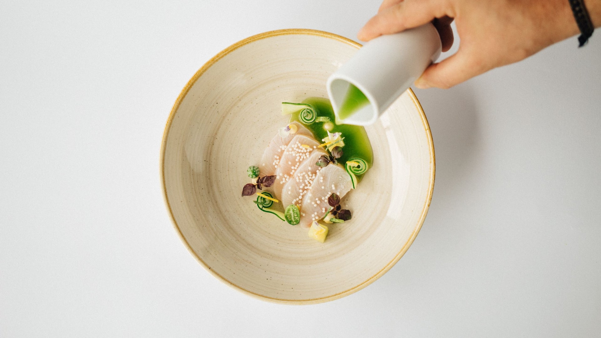 1 von 5 Hyatt Regency Cologne Glashaus Mackerel Cucumber