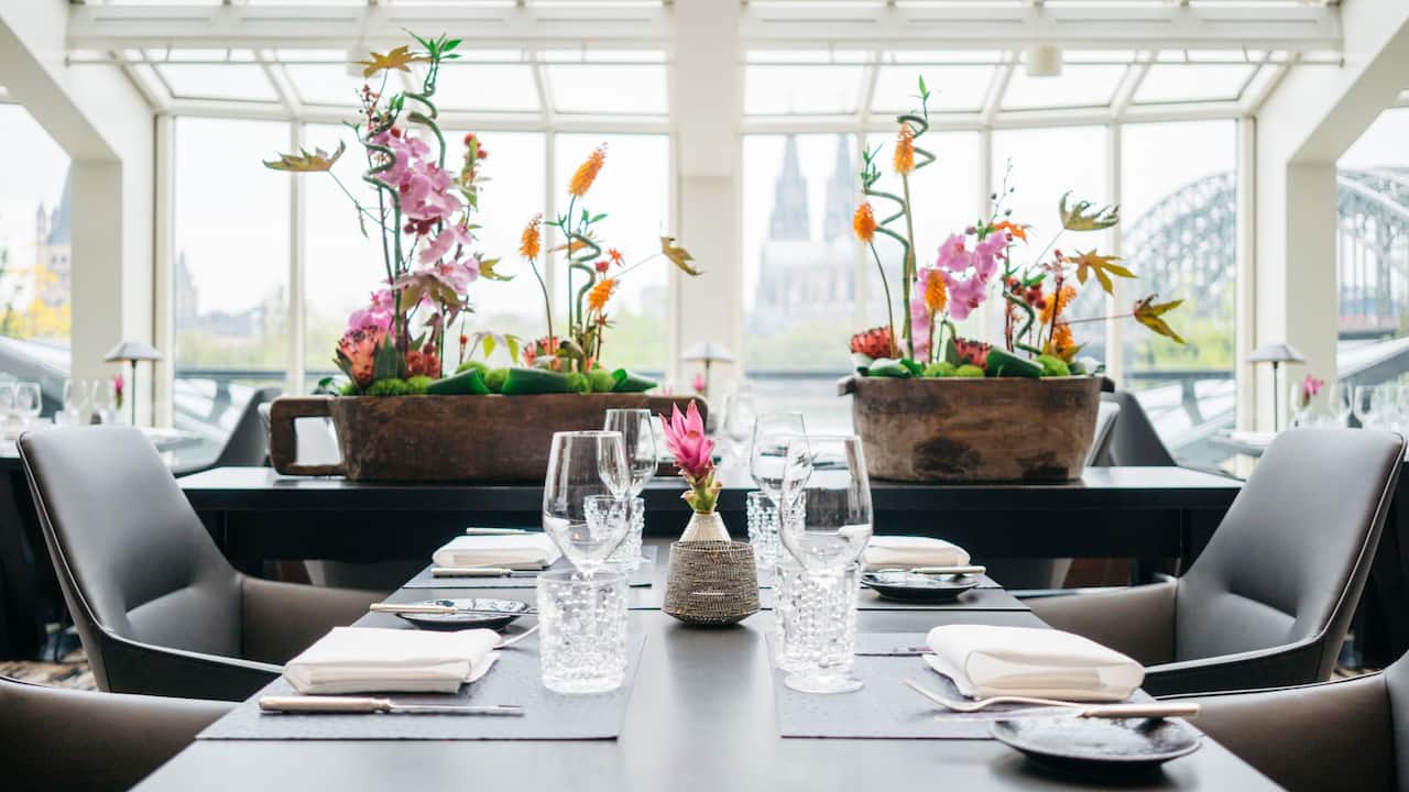 Glashaus Table Flowers