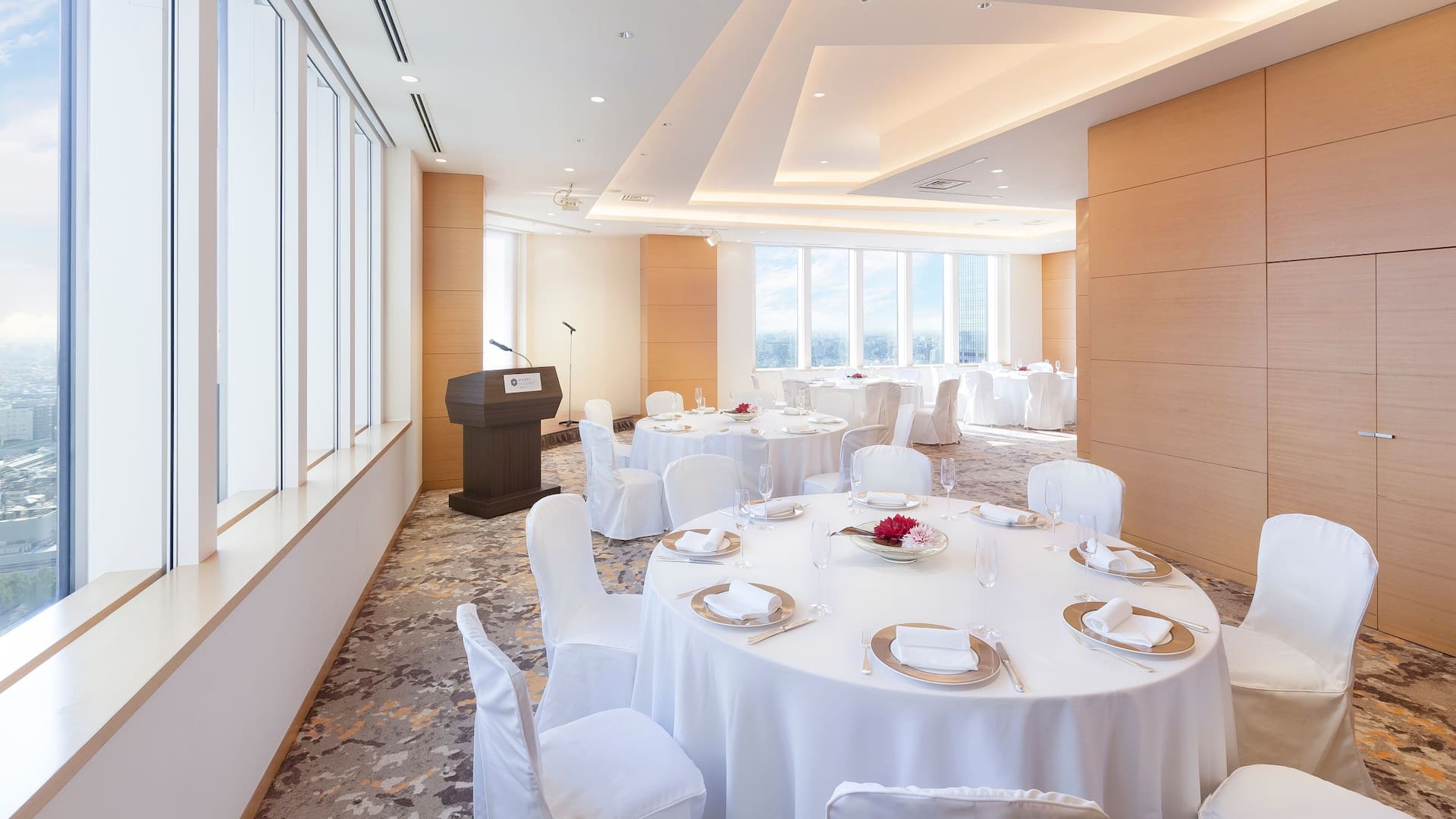 1 of 1 Hyatt Regency Tokyo Meeting Room Splendor Dinner Setup