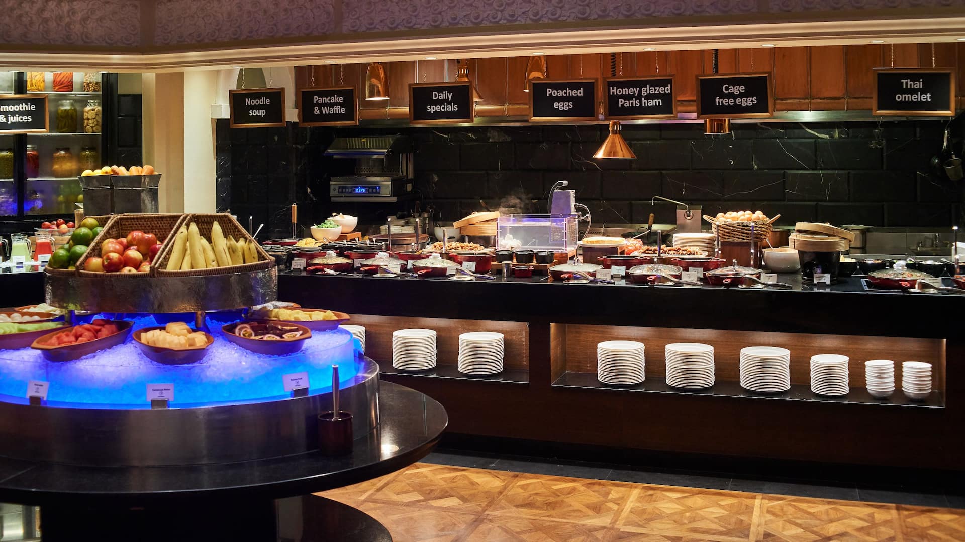 Grand Hyatt Erawan Bangkok Buffet Stations