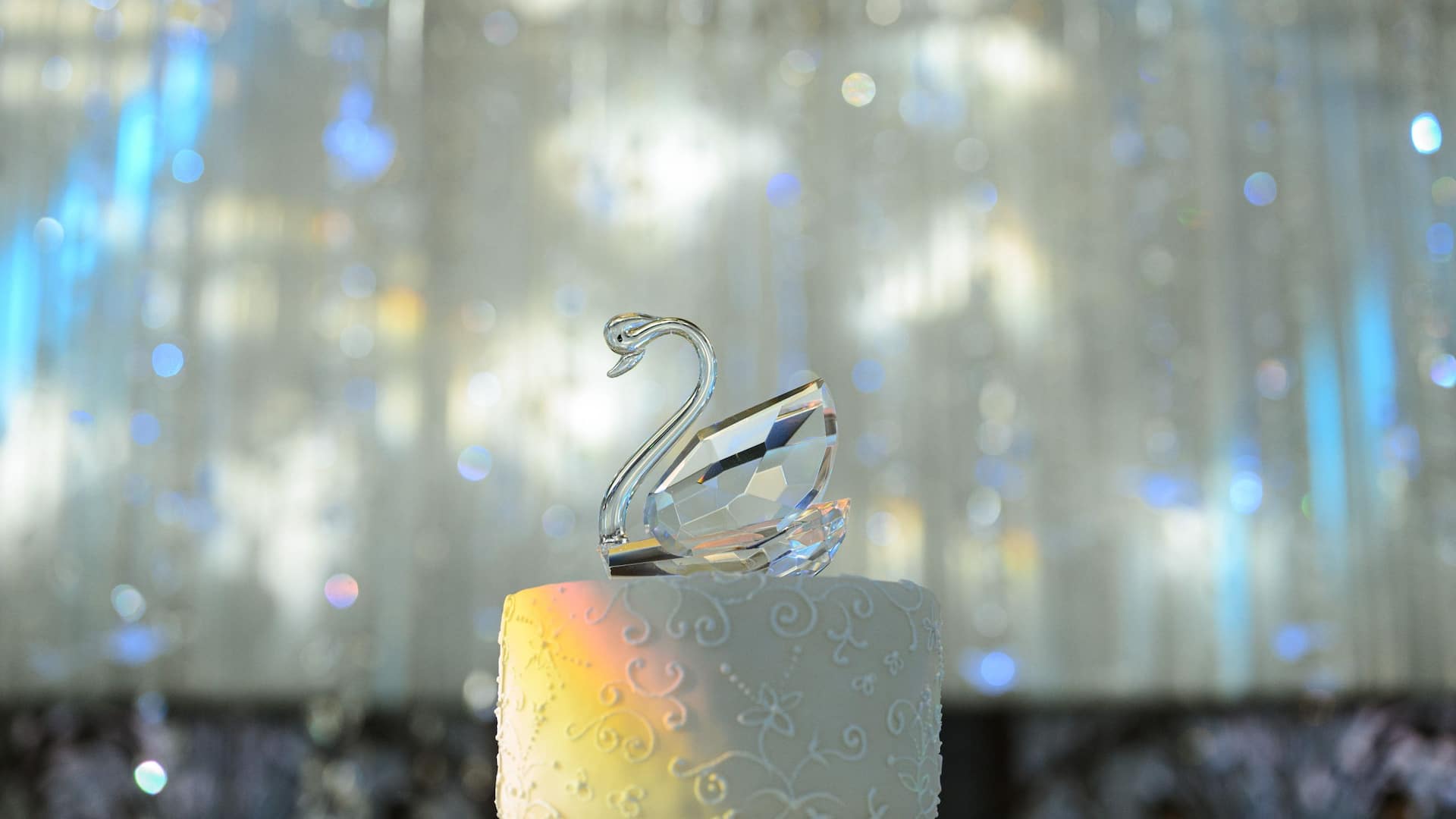 Grand Hyatt Erawan Bangkok Crystal Swan