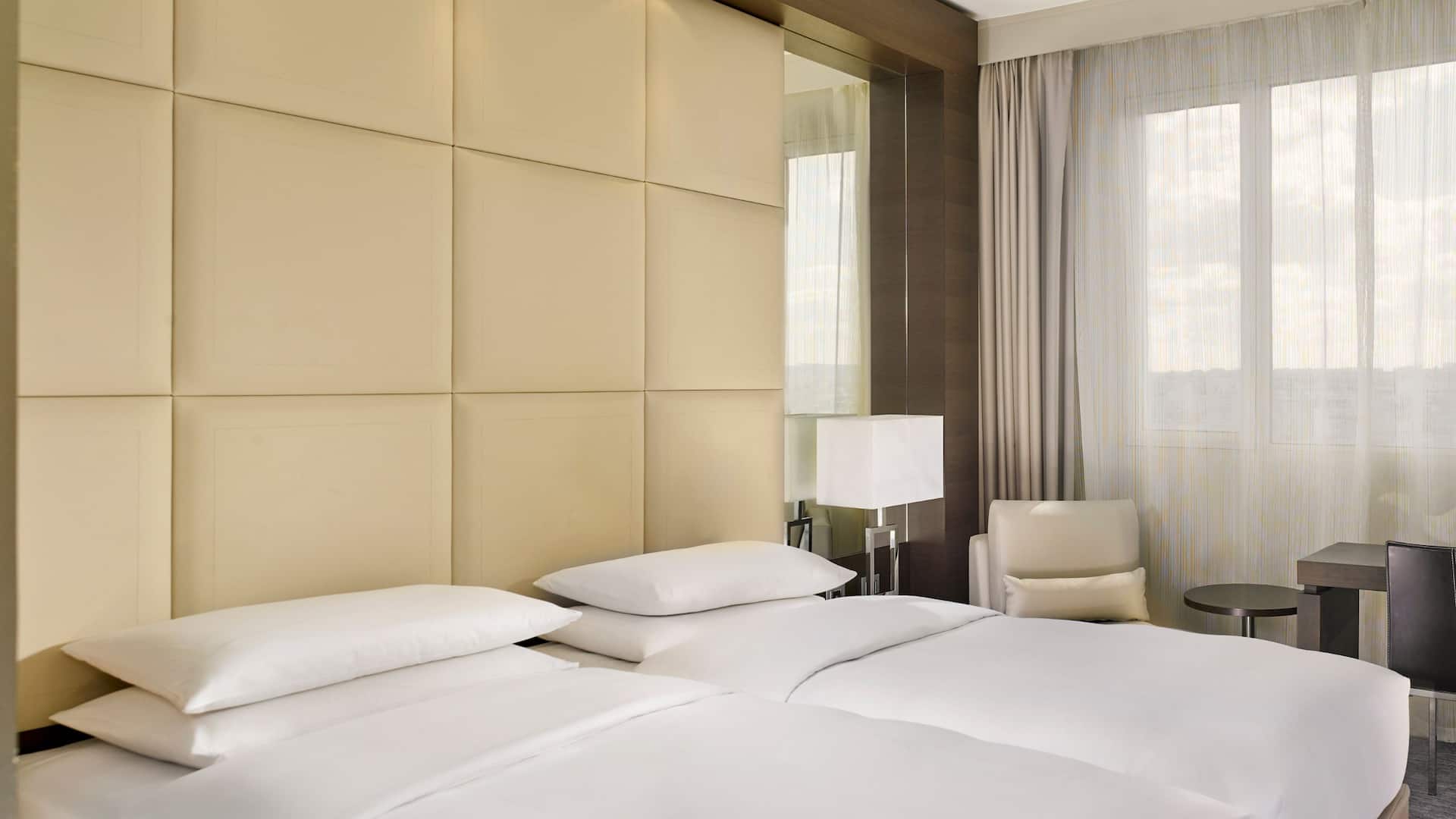 Hyatt Regency Paris Étoile Standard Twin