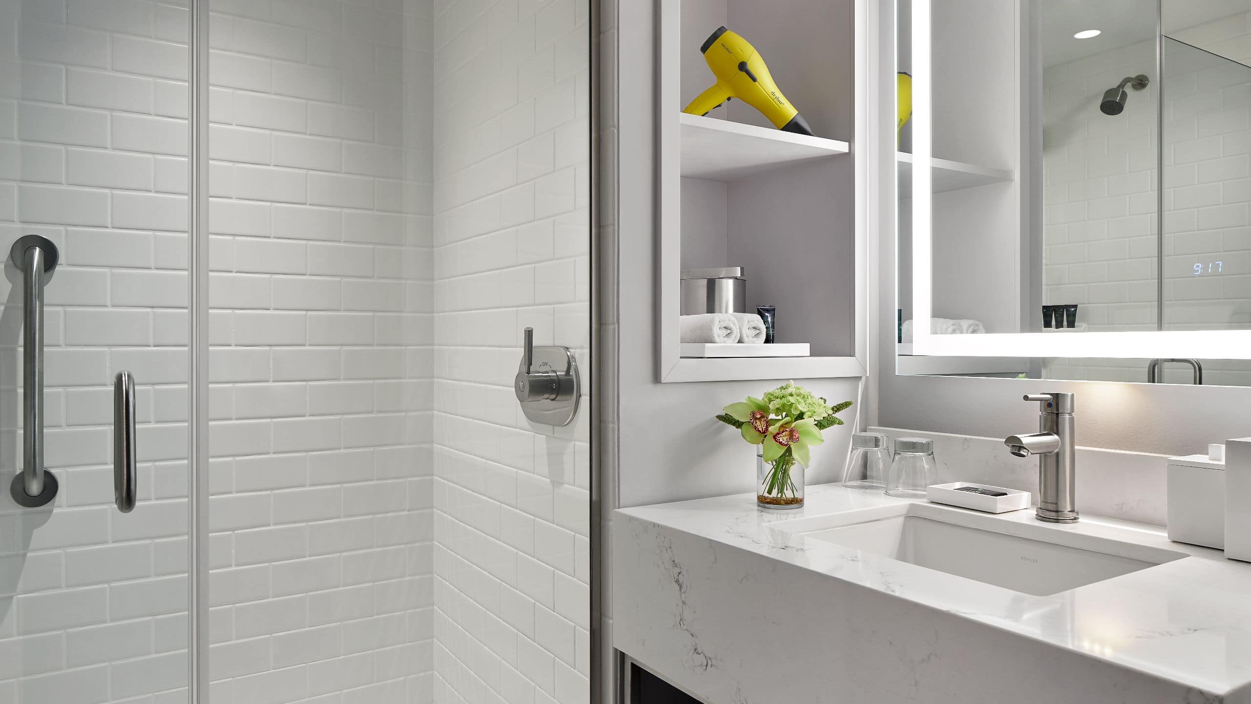 Hyatt Centric Old Town Alexandria Bathroom