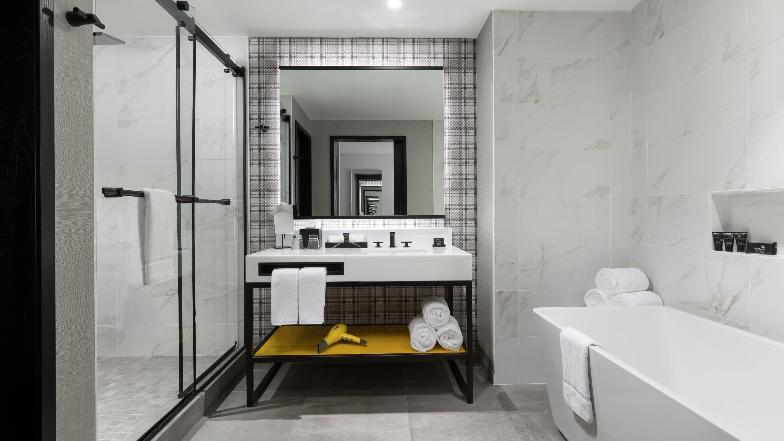8 из 9 Hyatt Centric Mountain View Shower Bath