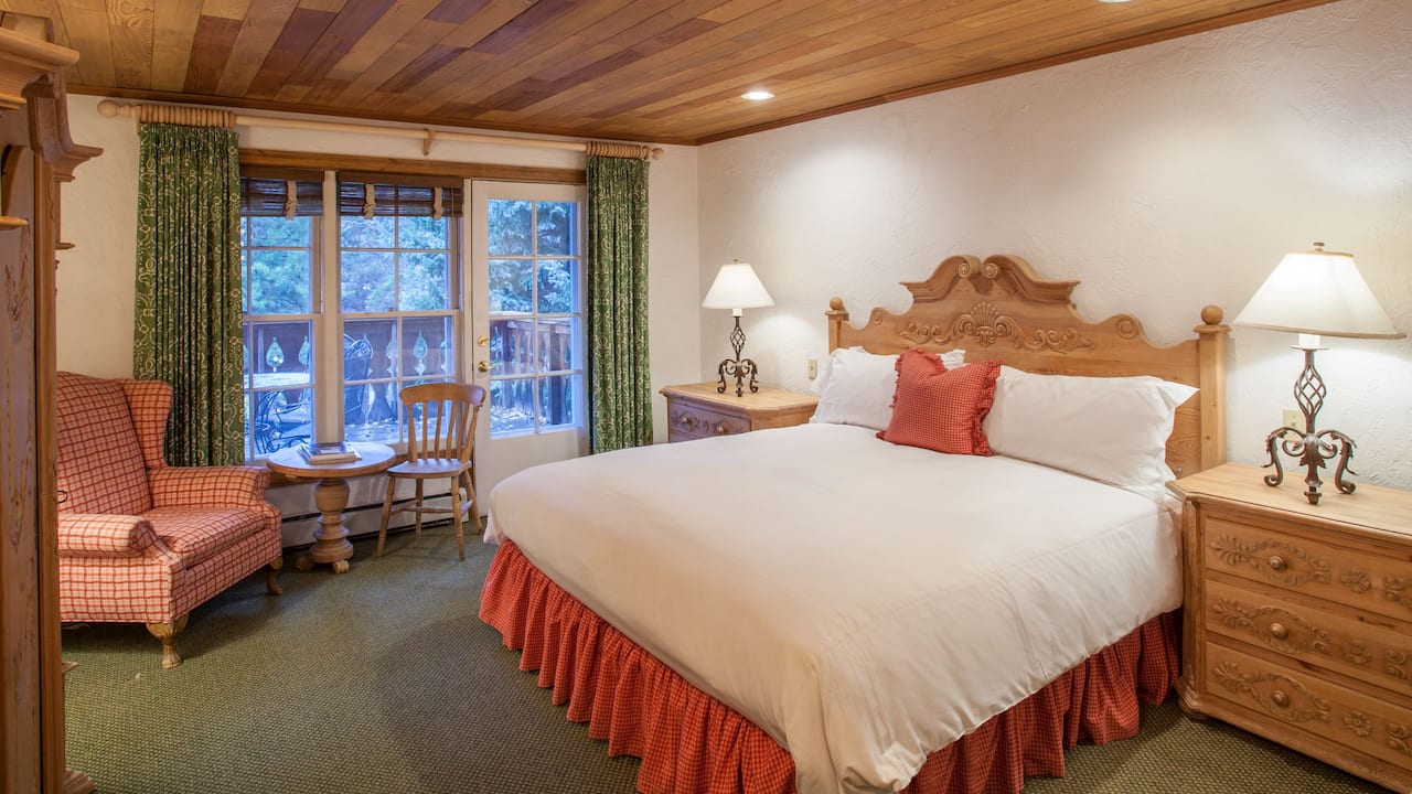 1 king bedroom 