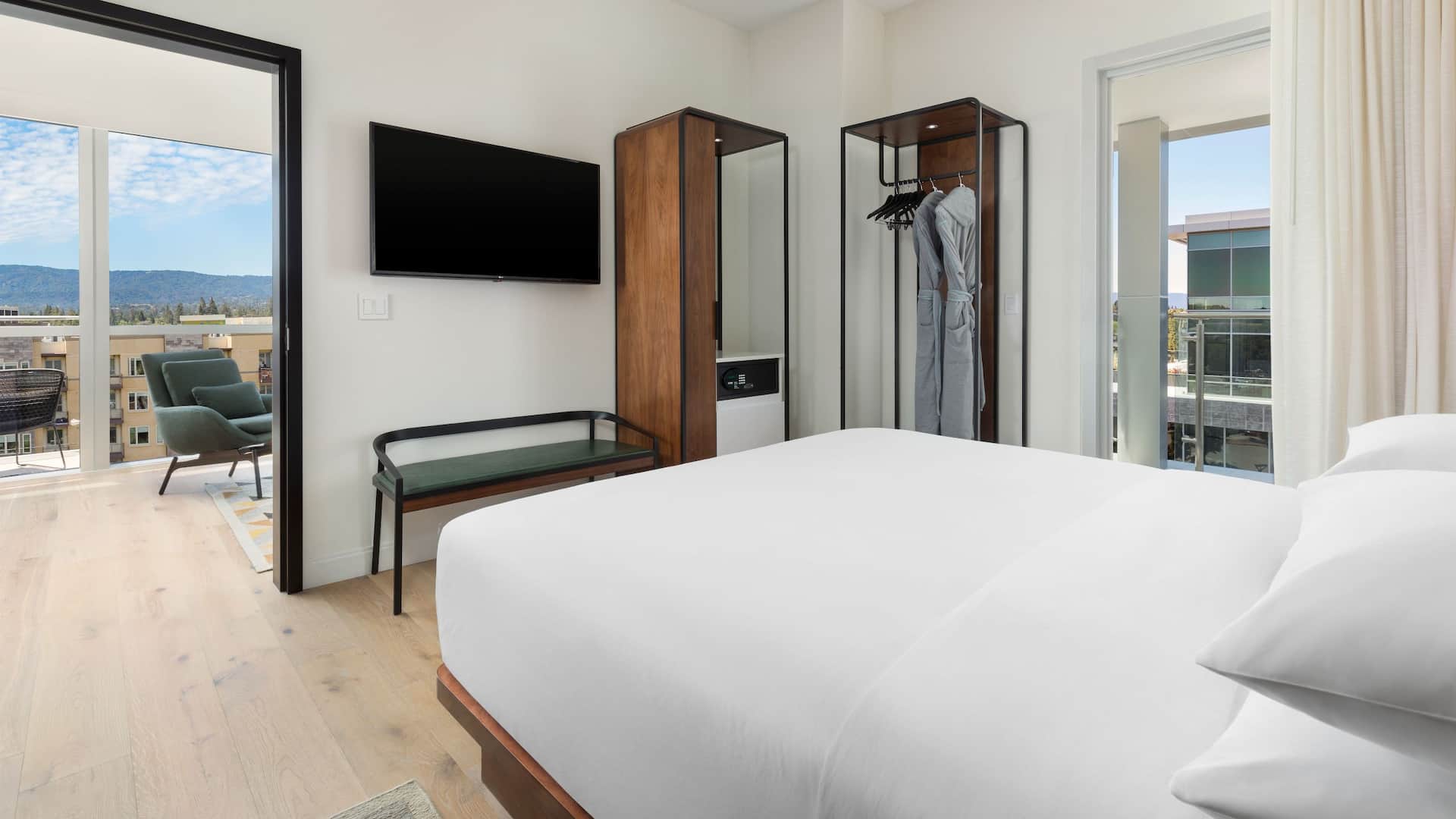 1 из 9 Hyatt Centric Mountain View Suite Bedroom