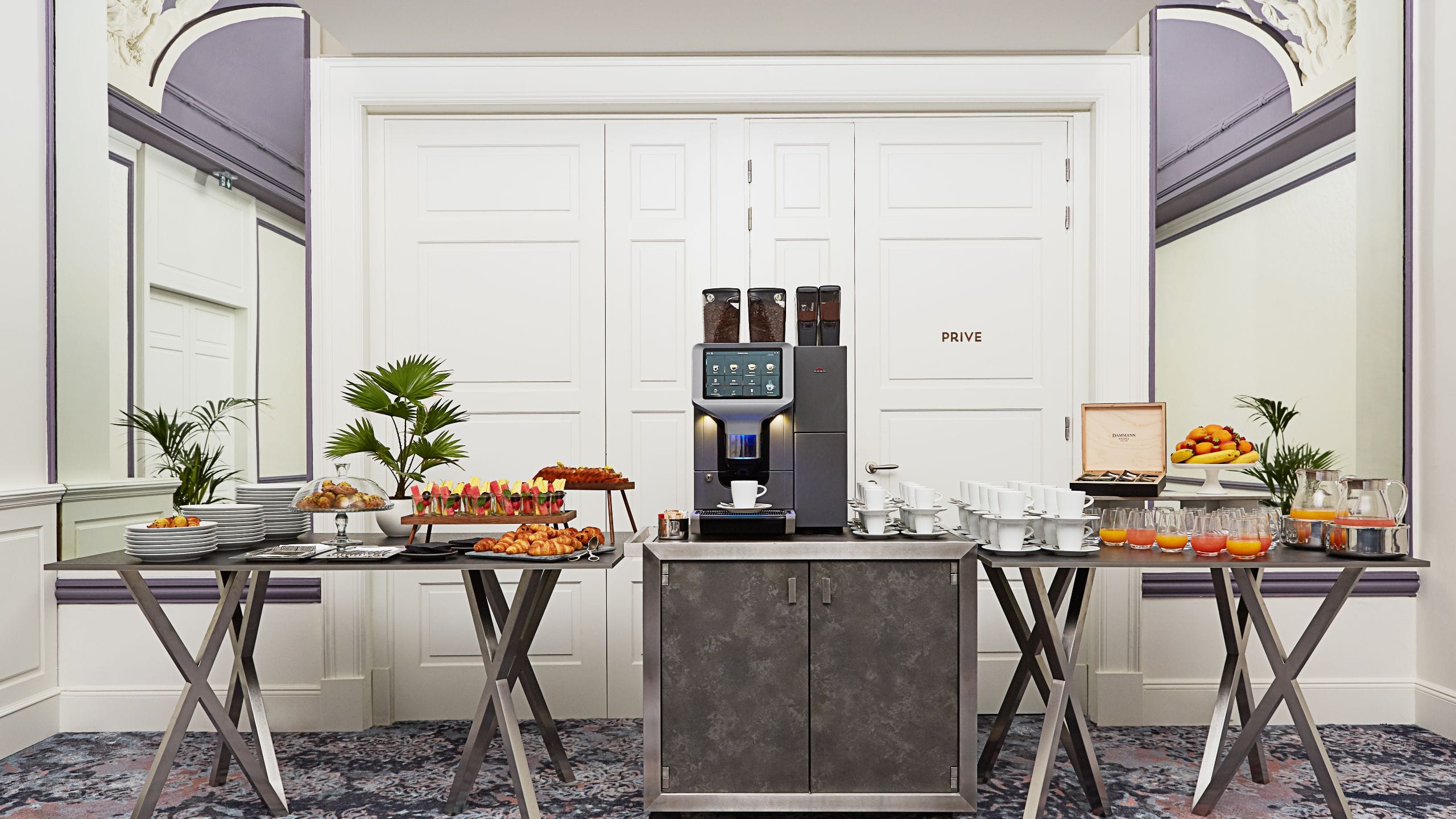 7 of 8 Hôtel du Louvre Louis Napoleon