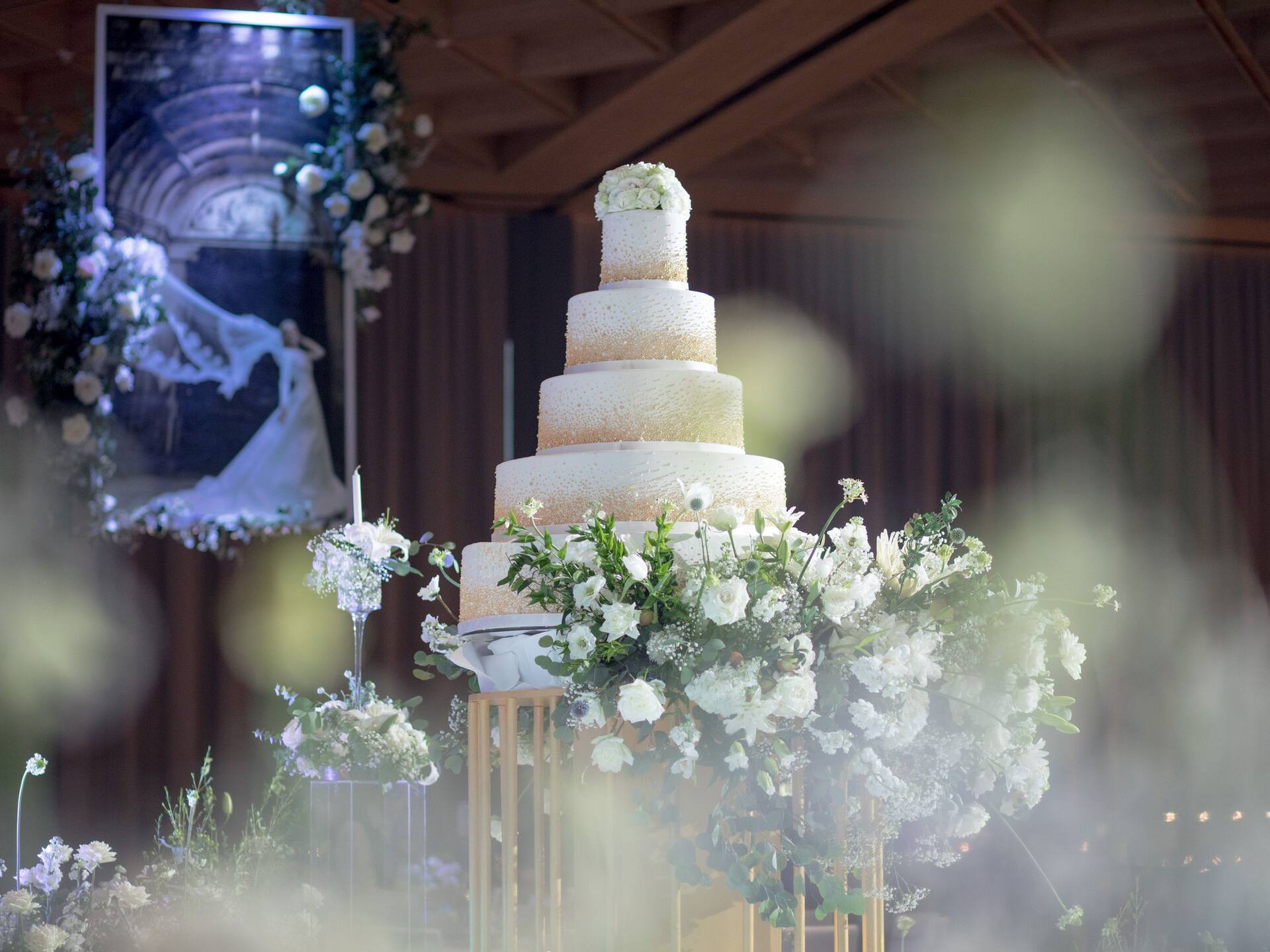 Hyatt Regency Bangkok Sukhumvit Wedding Cake