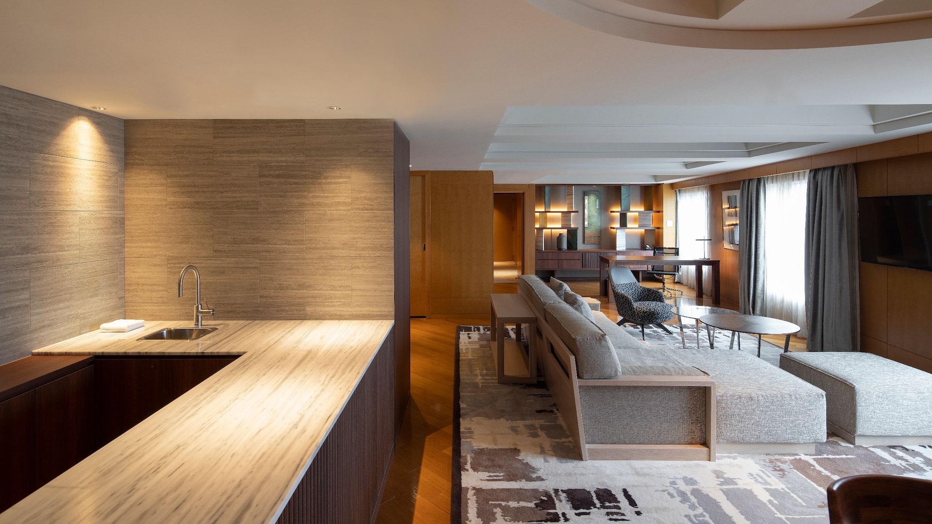 Grand Hyatt Fukuoka Diplomat Suite King Living Area