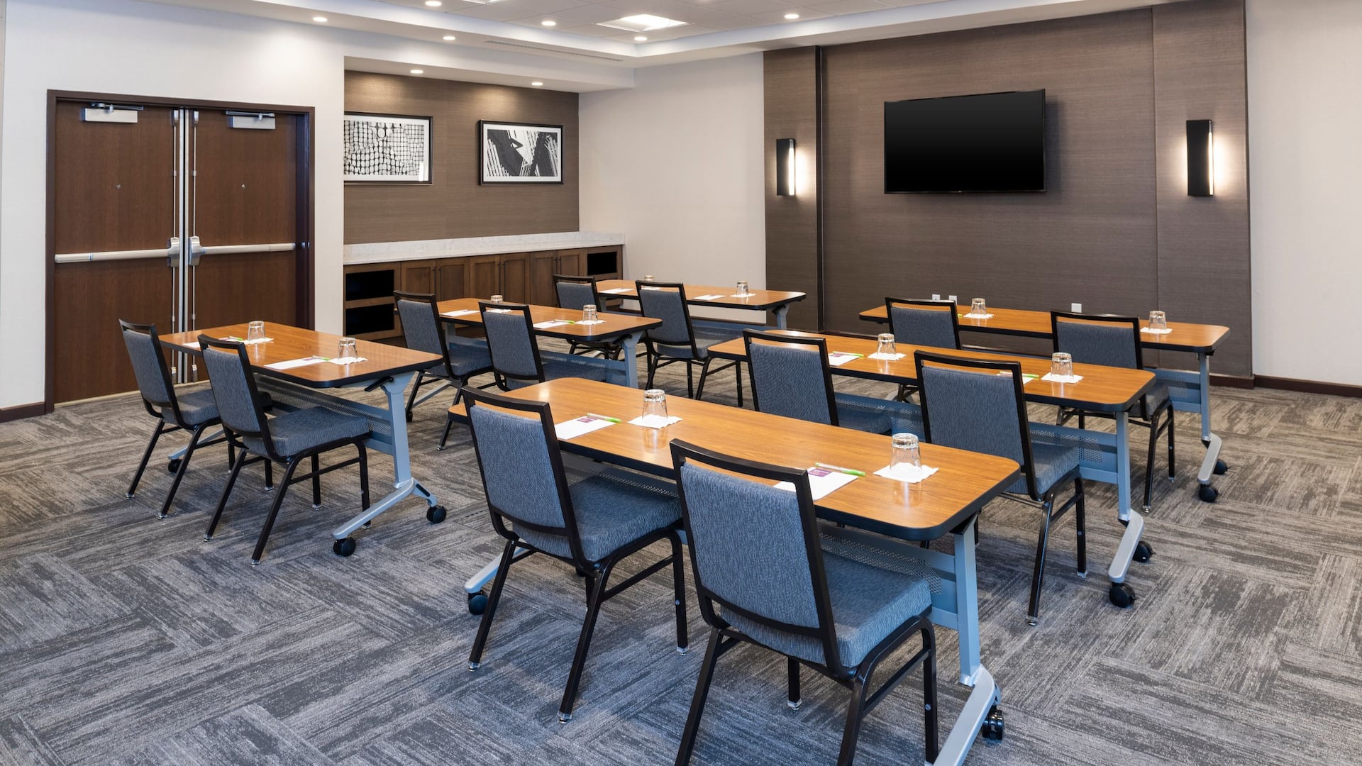 Hyatt Place Flint / Grand Blanc Meeting Room Classroom Setup