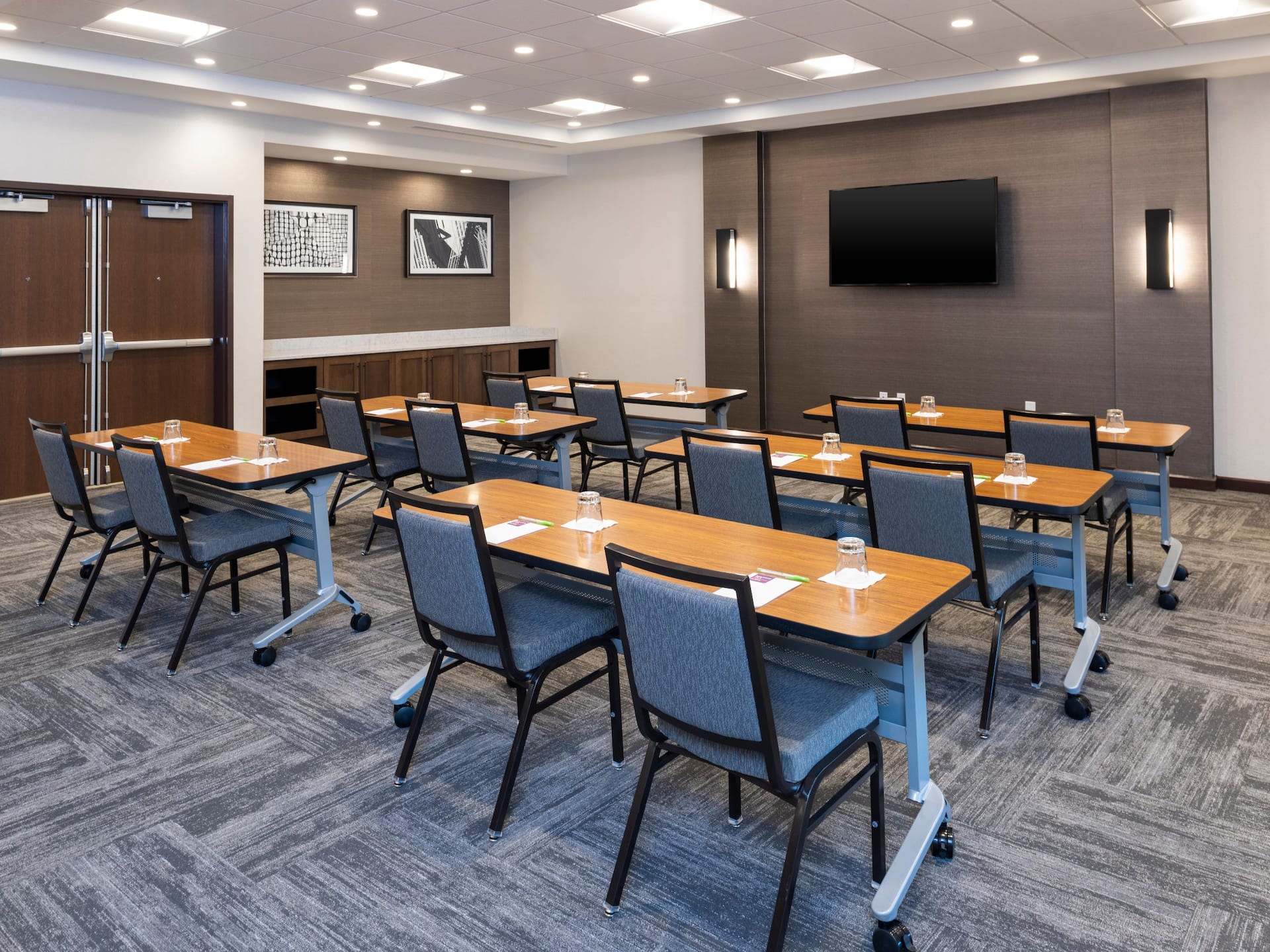 Hyatt Place Flint / Grand Blanc Meeting Room Classroom Setup