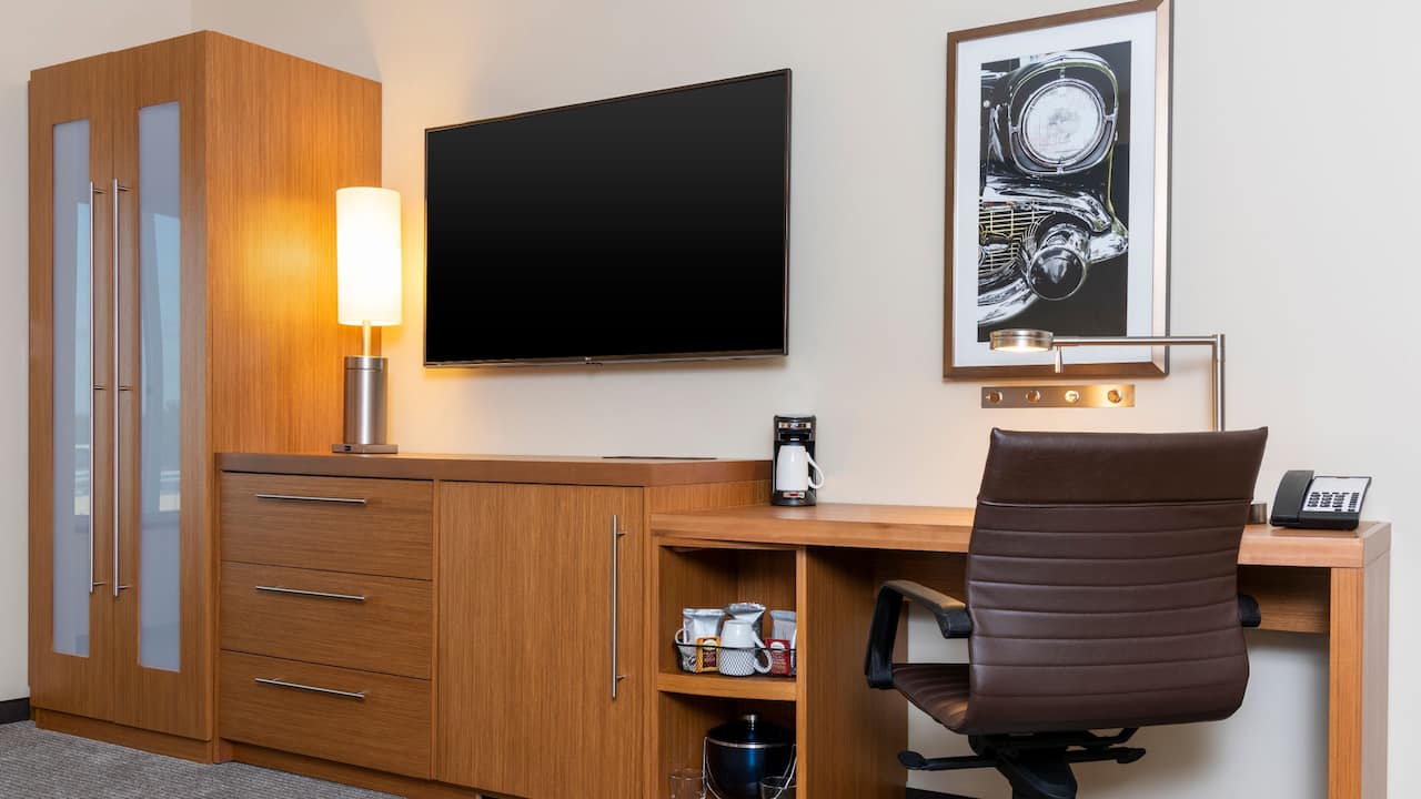 Accessible Guestroom Desk 