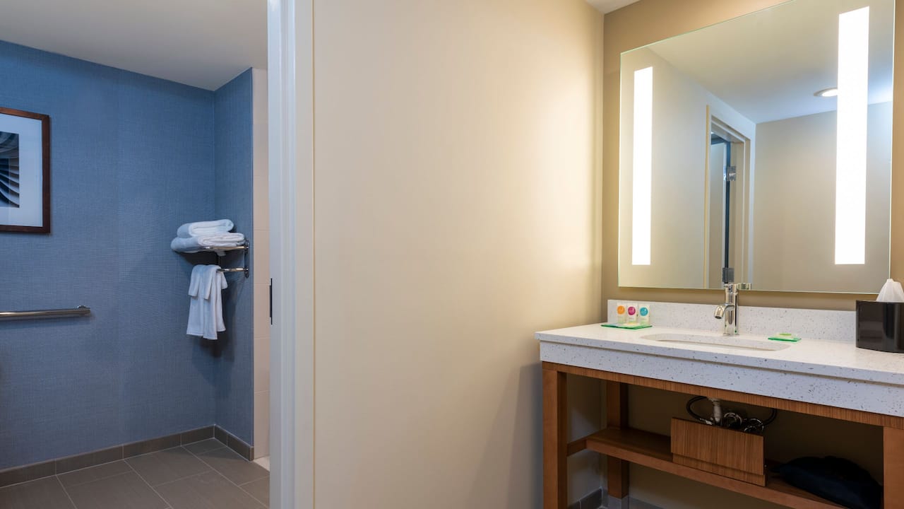 Accessible Guestroom Vanity 
