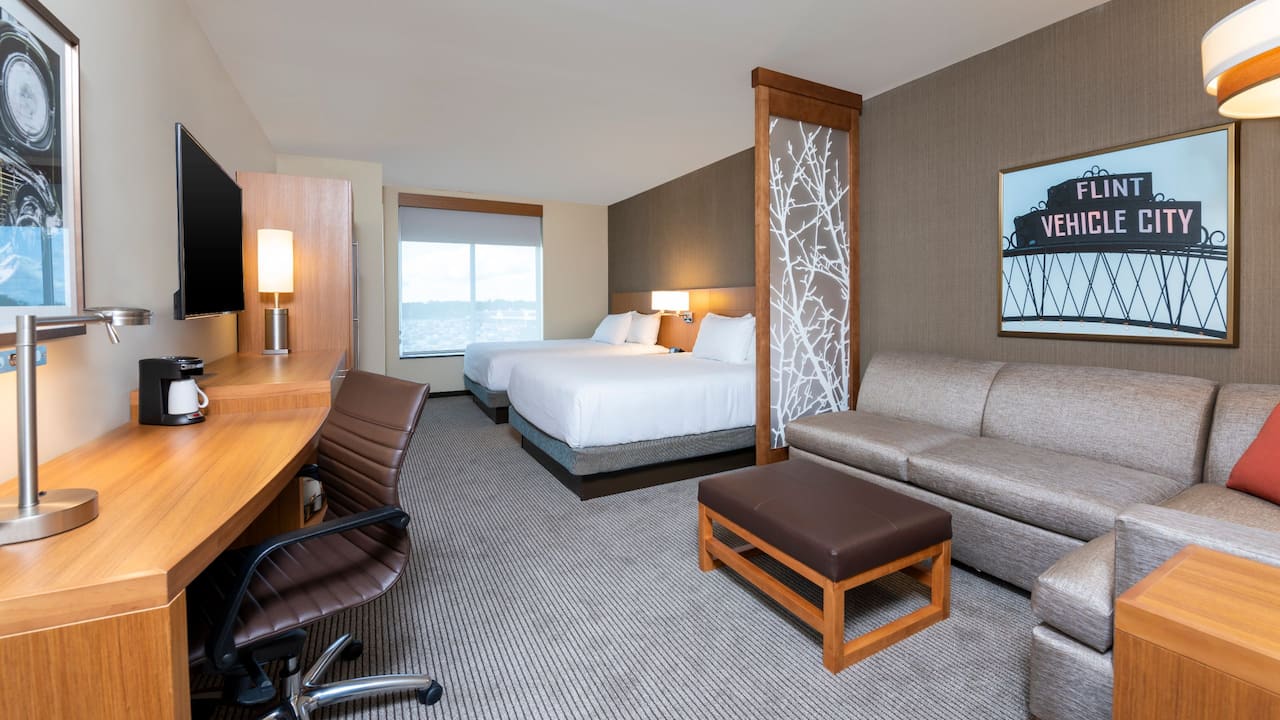 Standard Two Queen Guestroom 