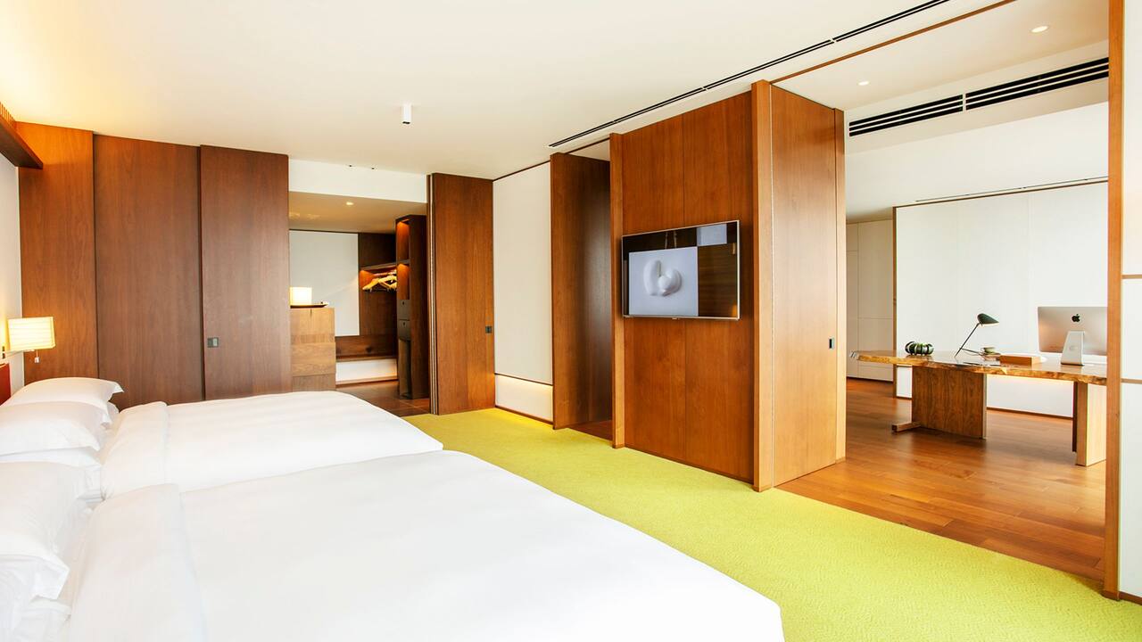 Andaz Tokyo Sky Suite Bedroom