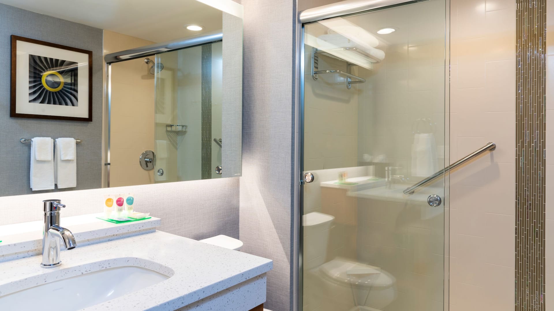 Hyatt Place Flint / Grand Blanc Standard Bathroom with Shower