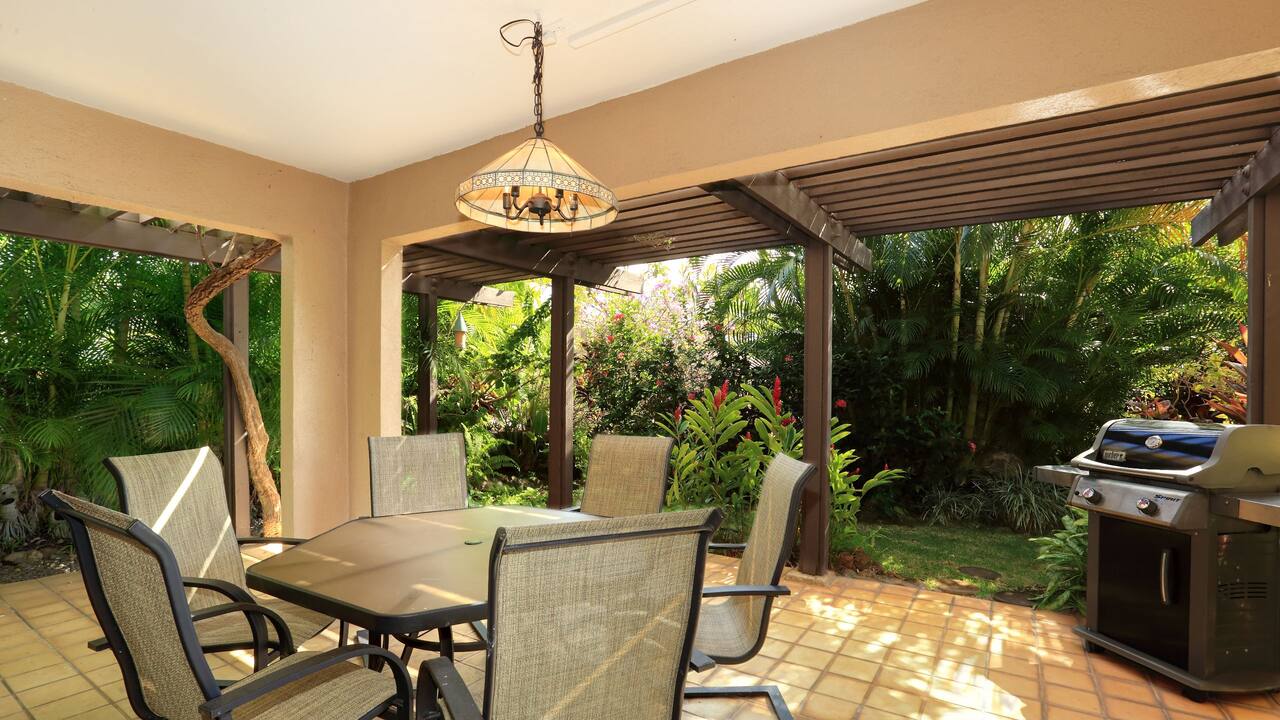 1 Bedroom Condo with 1 Bath and Garden View