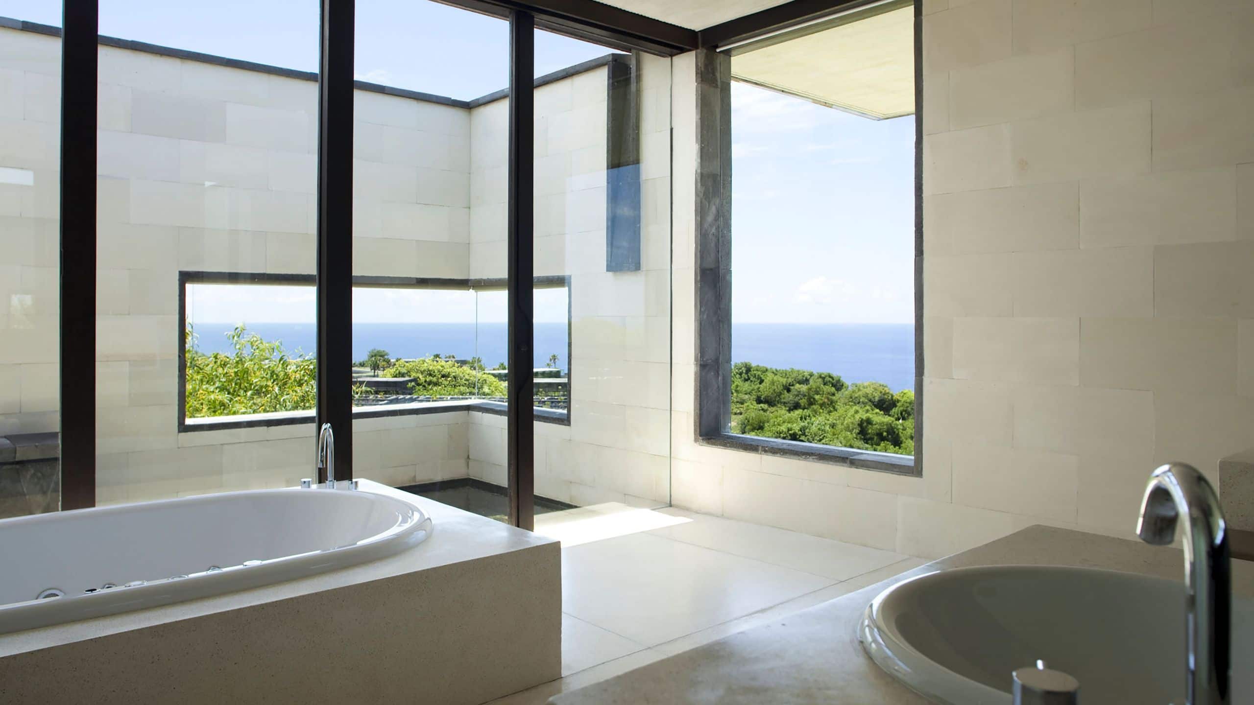 5 von 6 Alila Villas Uluwatu Two Bedroom Hillside Villa Bathroom