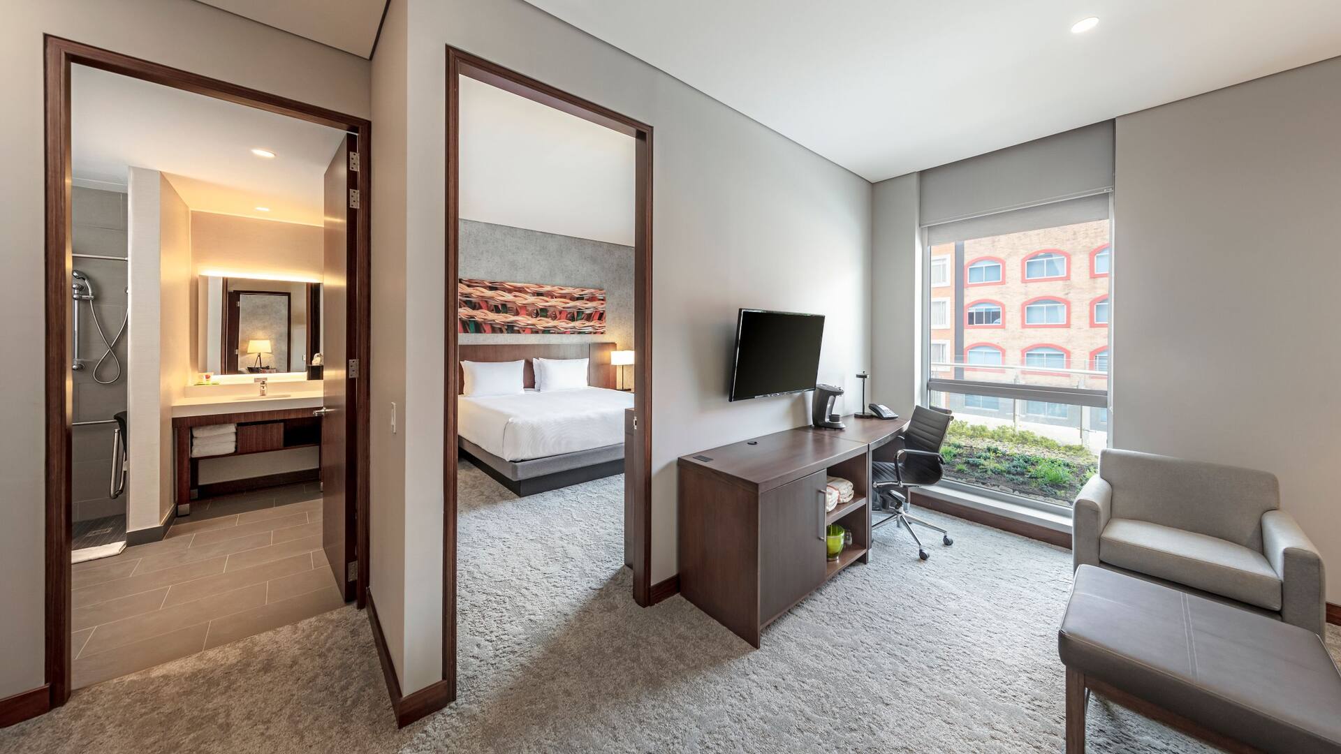 Hyatt Place Bogota / Convention Center King Seperate Space