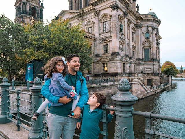 Family at Berlin Dom  