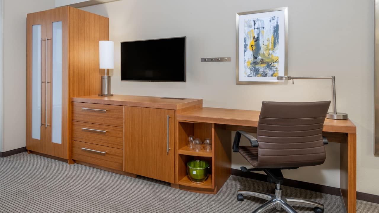 Hotels with Guestroom Work Space at Hyatt Place San Jose 