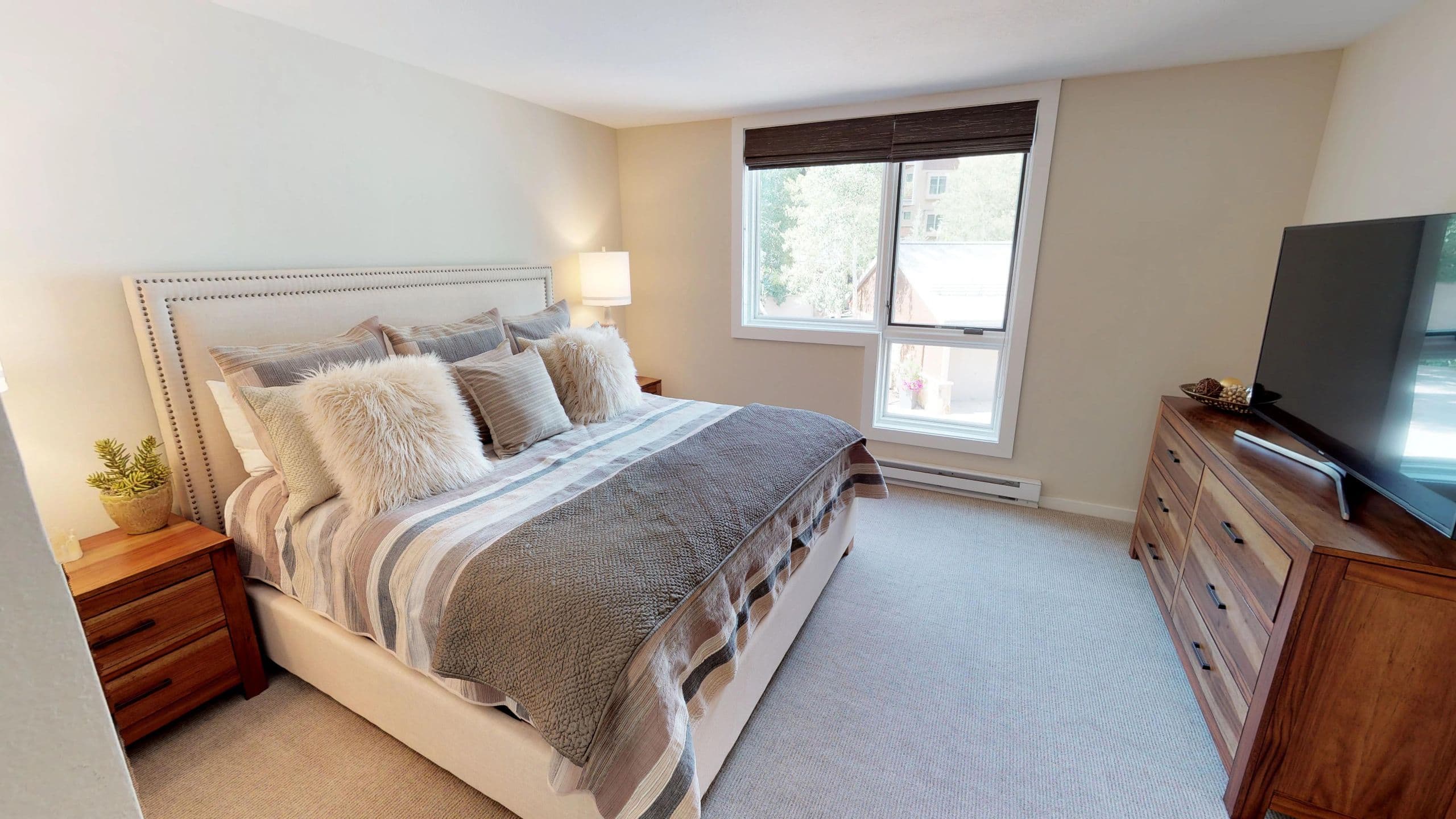 3 de 4 Vail Residences at Cascade Village Three Bedroom Loft Platinum Millrace