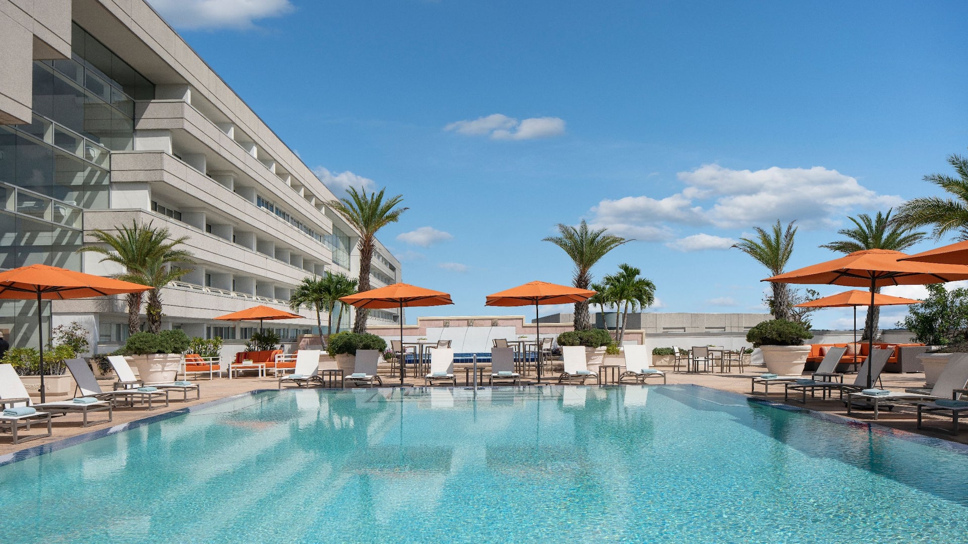 Hyatt Regency Orlando International Airport P306 Outdoor Swimming Pool.16x9 ?imwidth=1920