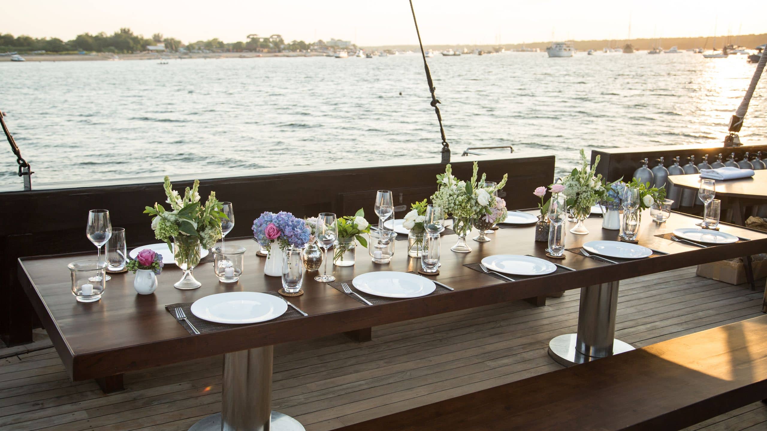 Alila Purnama The Deck Dining Setup