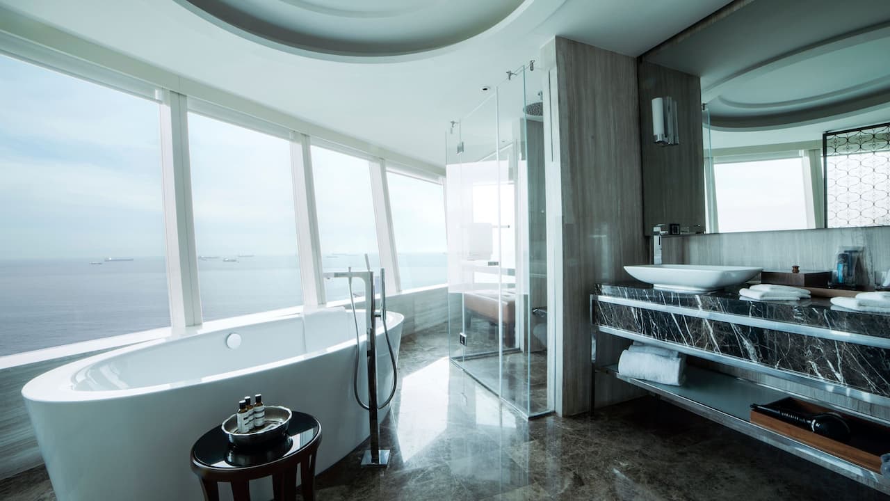 Executive Suite Bathroom