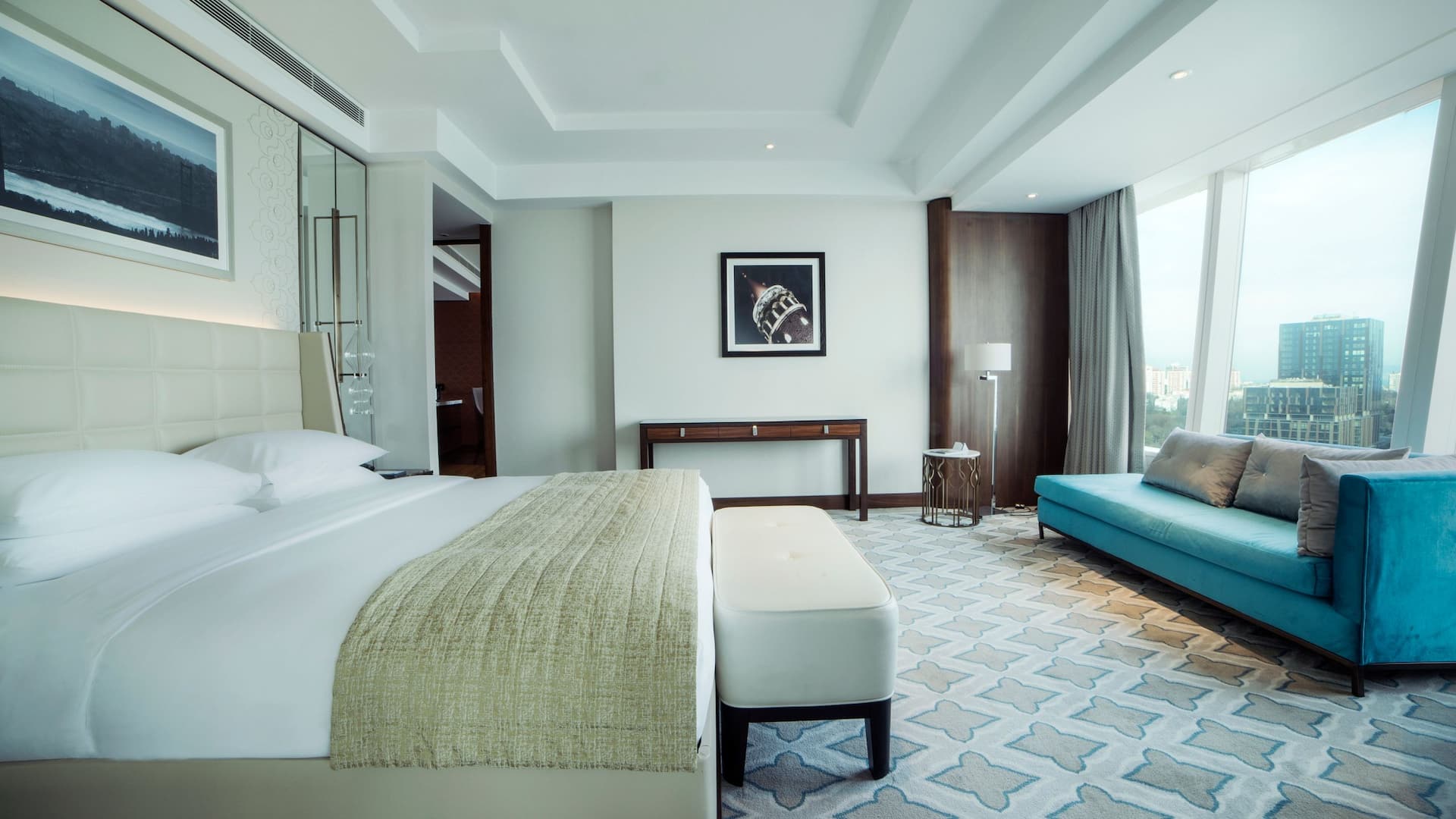 Hyatt Regency Istanbul Ataköy Executive Suite Bedroom