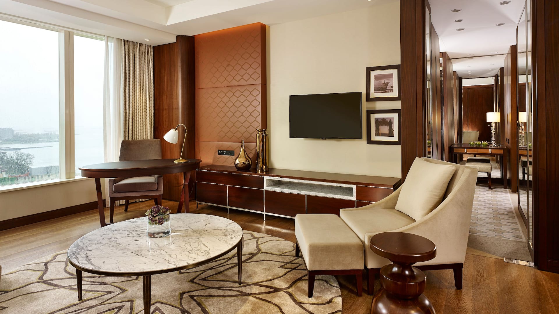 Hyatt Regency Istanbul Ataköy Regency Suite Living Area