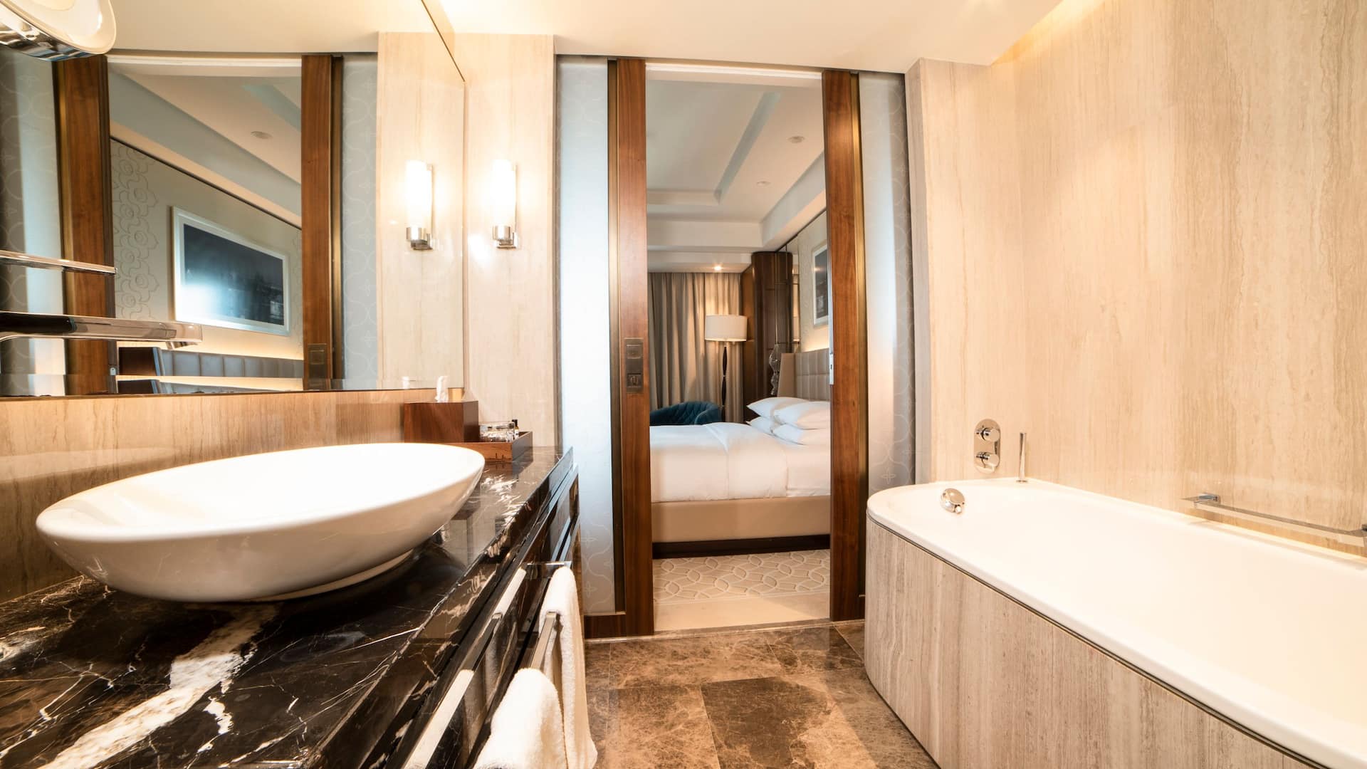 2 de 5 Hyatt Regency Istanbul Ataköy Standard King Bathroom