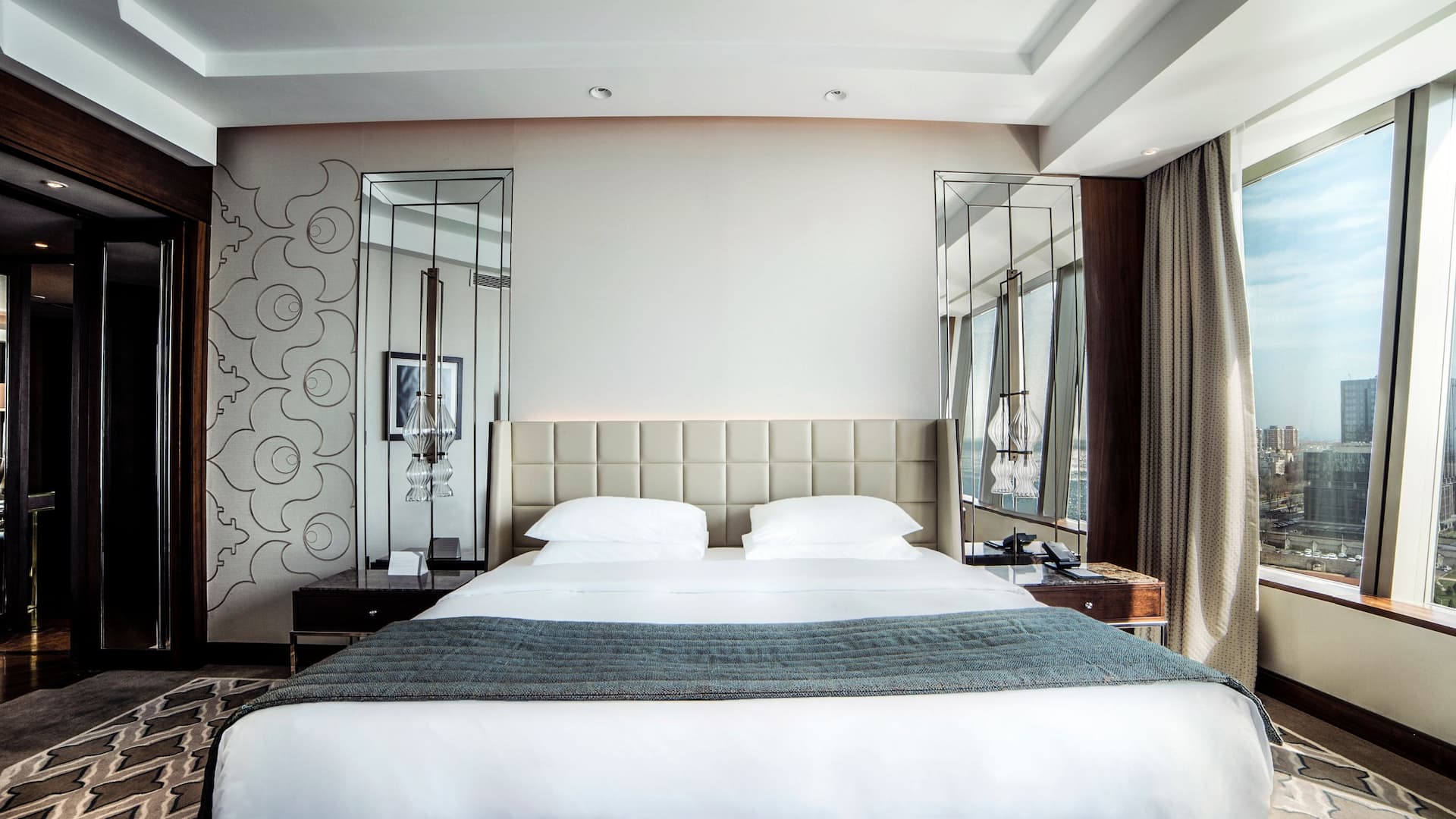 4 de 7 Hyatt Regency Istanbul Ataköy Marmara Suite Bedroom