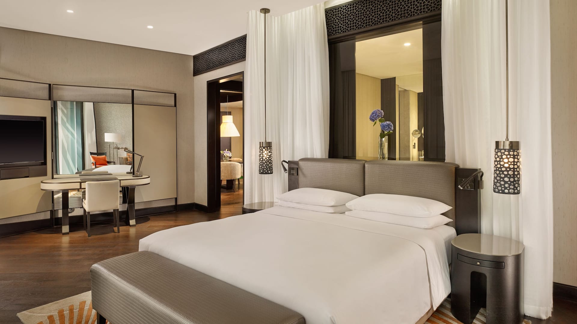 Grand Hyatt Abu Dhabi Hotel & Residences Emirates Pearl Premium King Guestroom