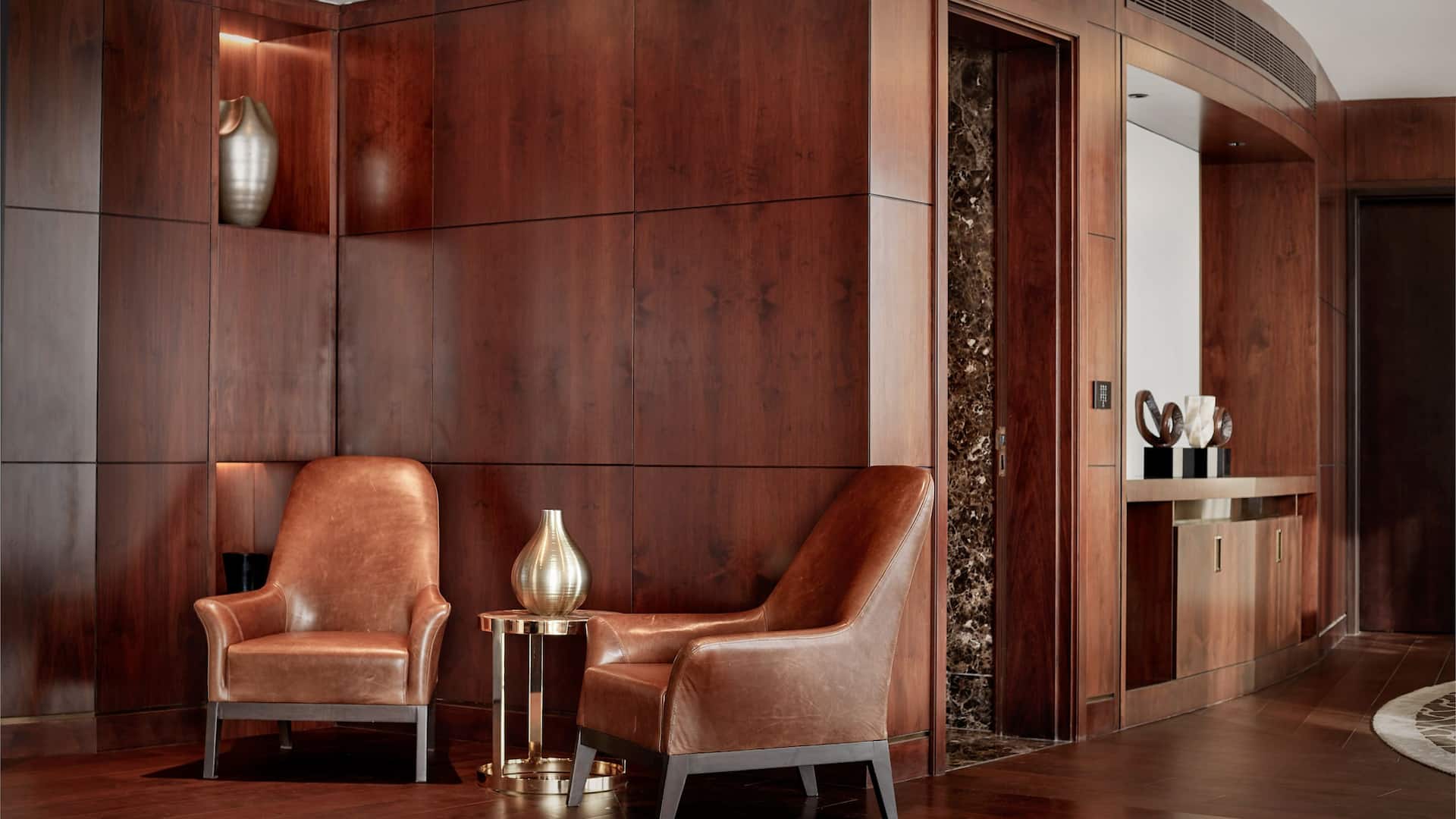2 من 8 Grand Hyatt Abu Dhabi Hotel & Residences Emirates Pearl Presidential Suite Seating