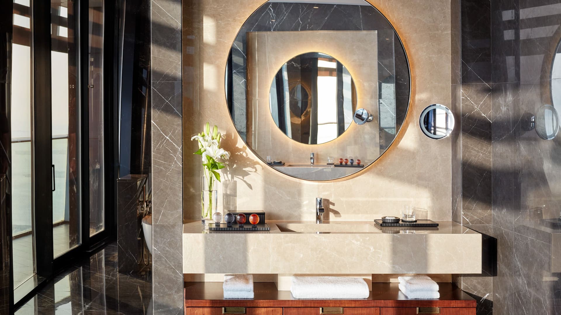 7 من 8 Grand Hyatt Abu Dhabi Hotel & Residences Emirates Pearl Presidential Suite Bathroom