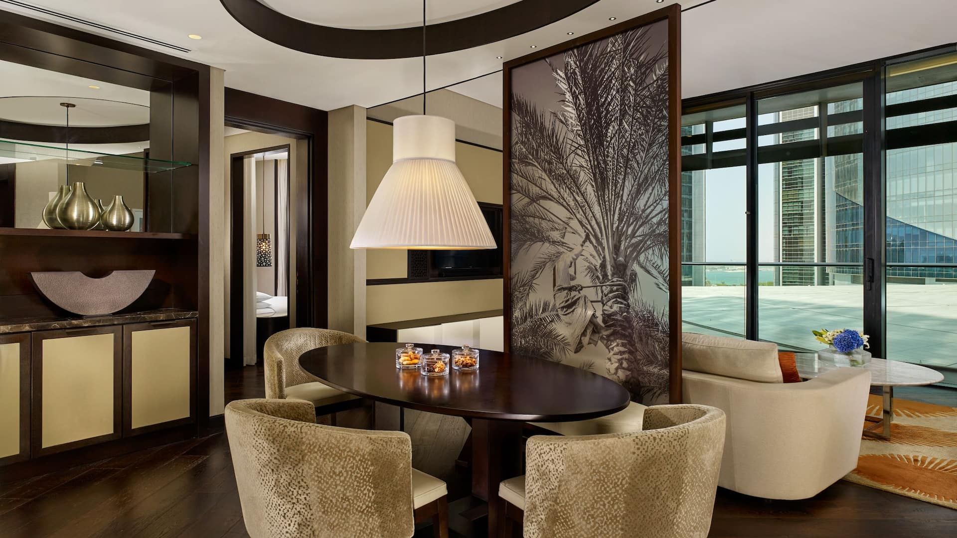 3 من 5 Grand Hyatt Abu Dhabi Hotel & Residences Emirates Pearl Residence Dining Area