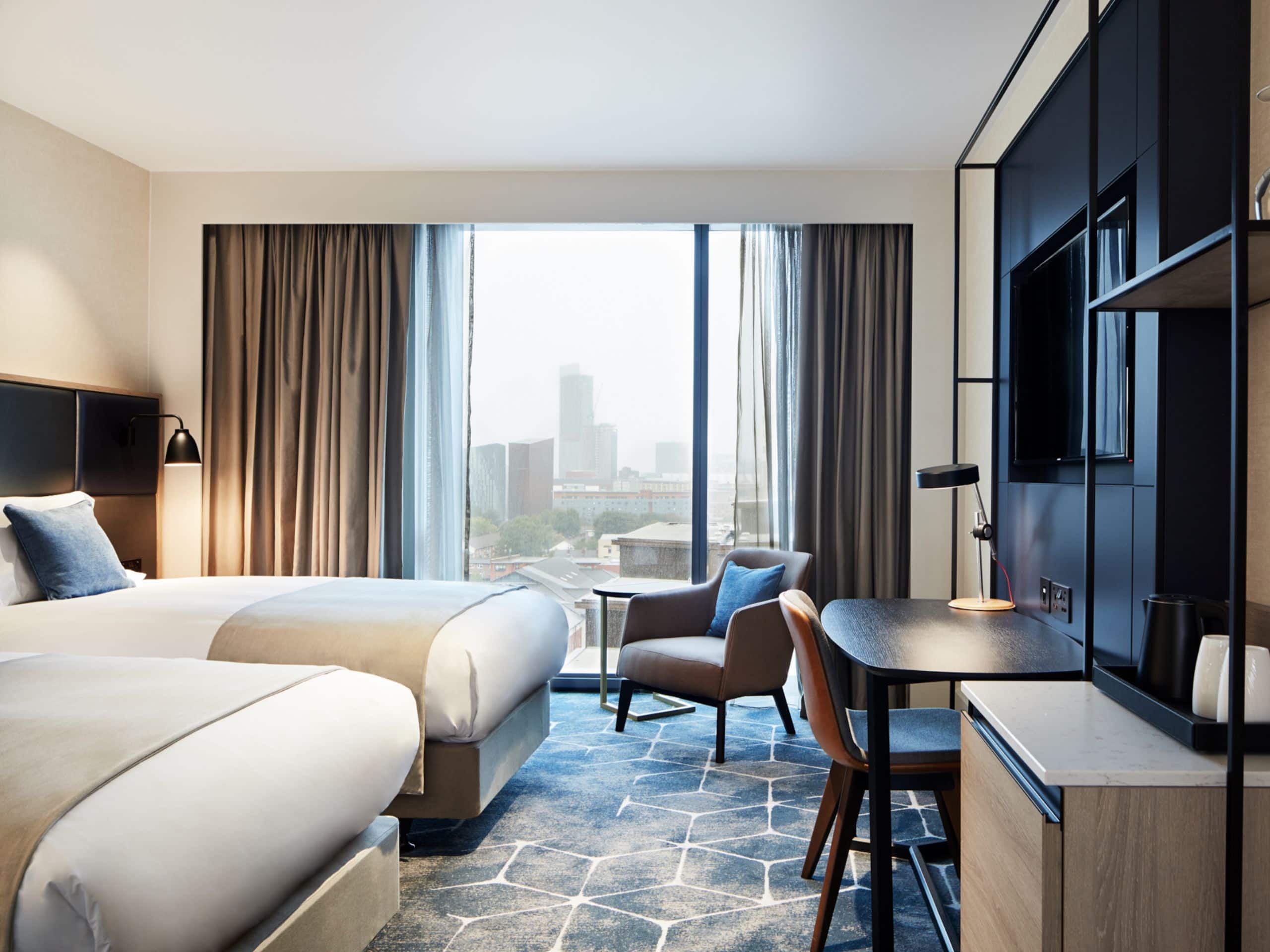 Twin Guestroom City View