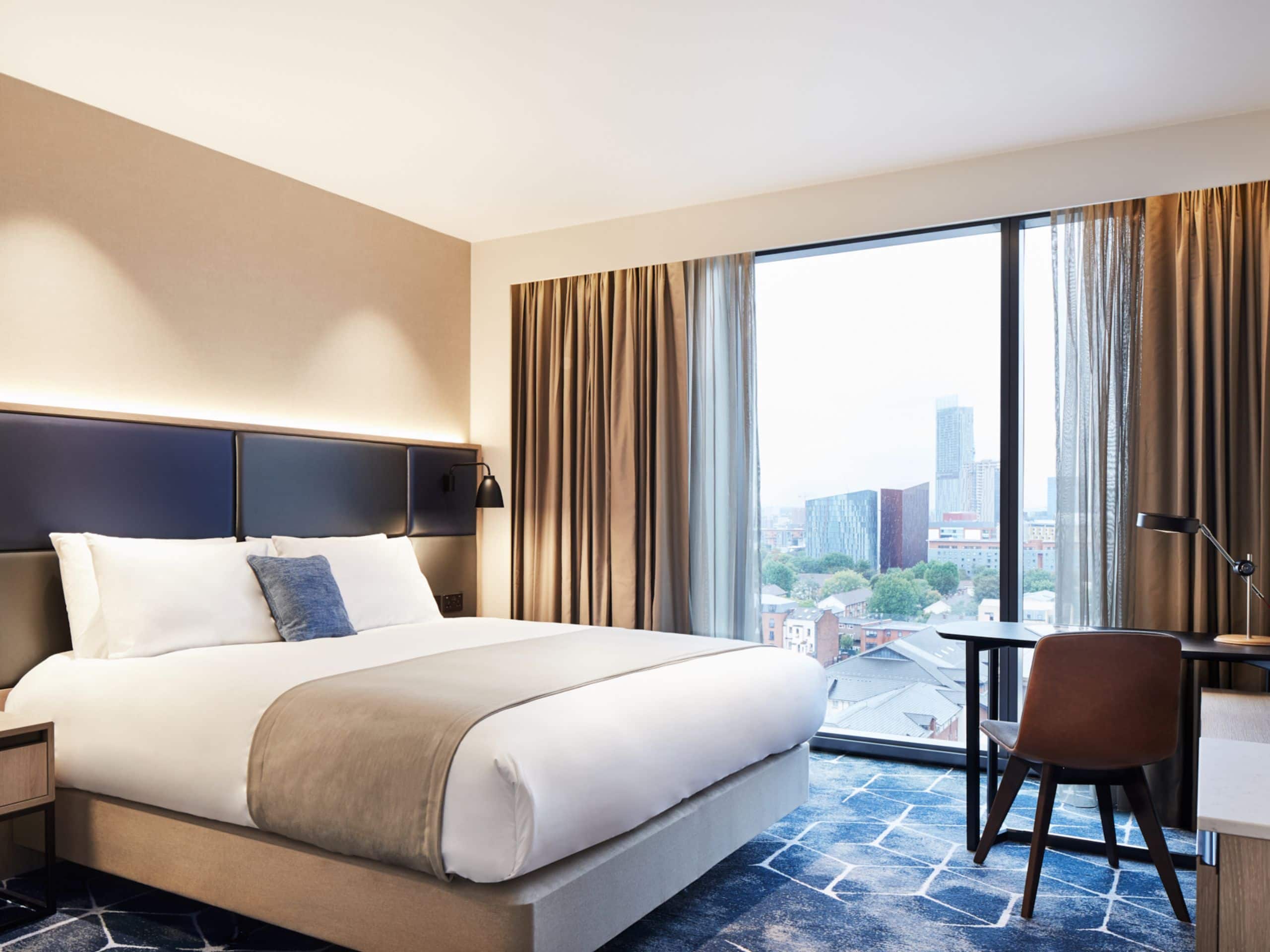 King Guestroom Club Access