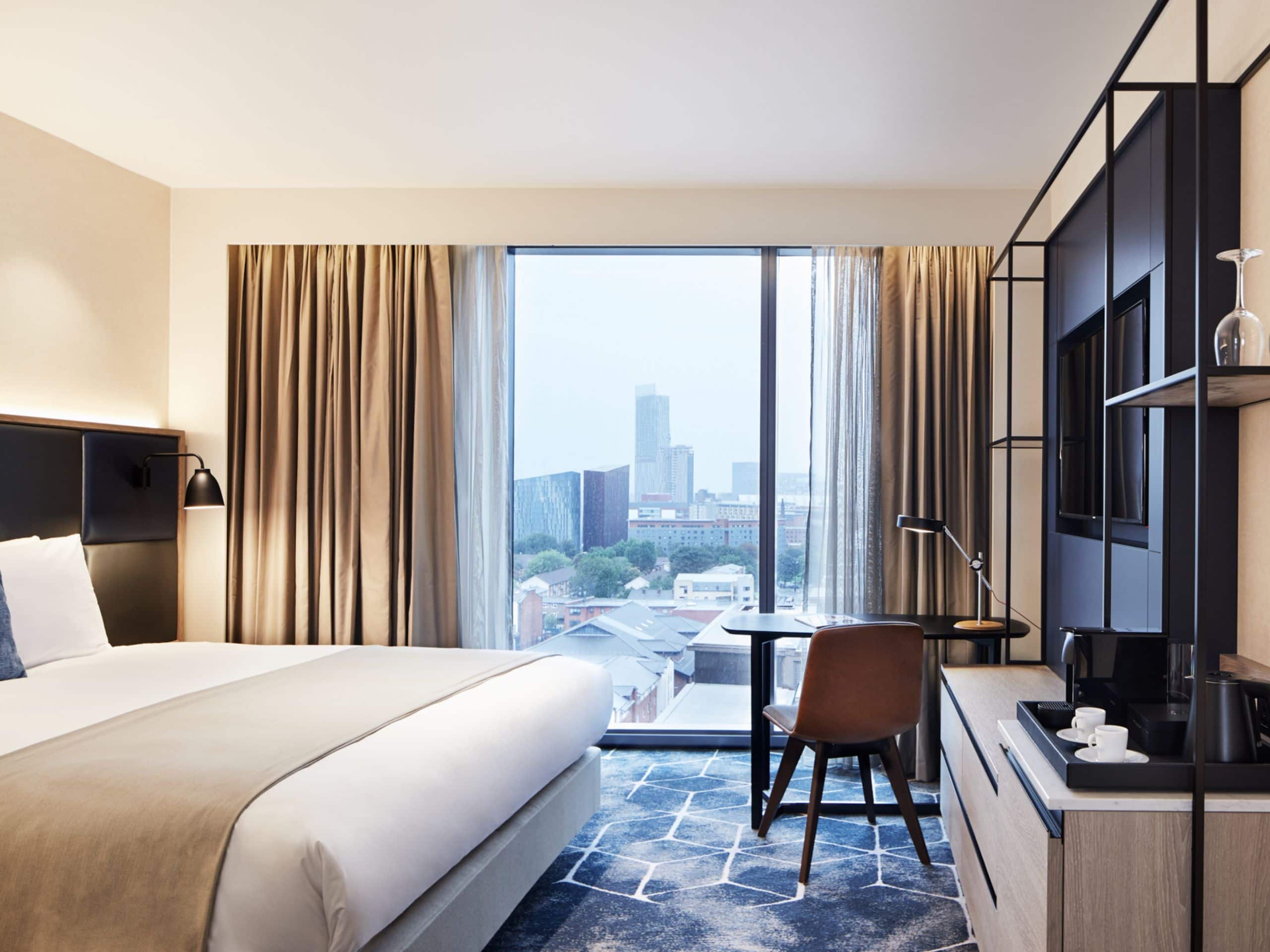 King Guestroom Club Access