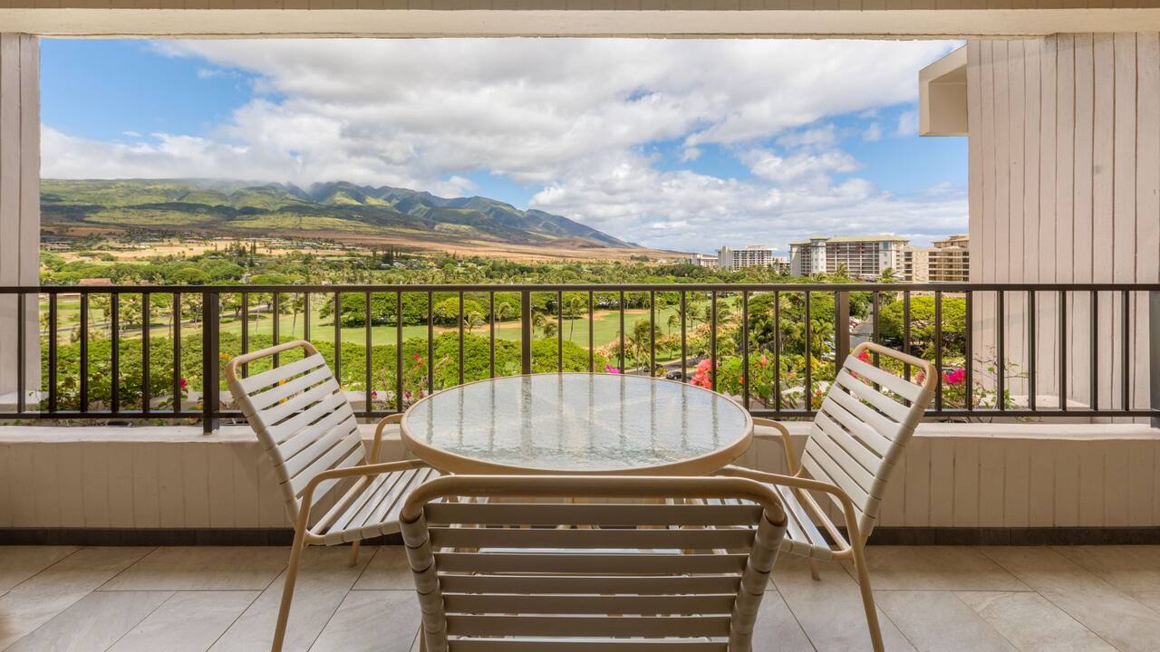Mountain View rooms enjoy memorable views of the West Maui Mountains.