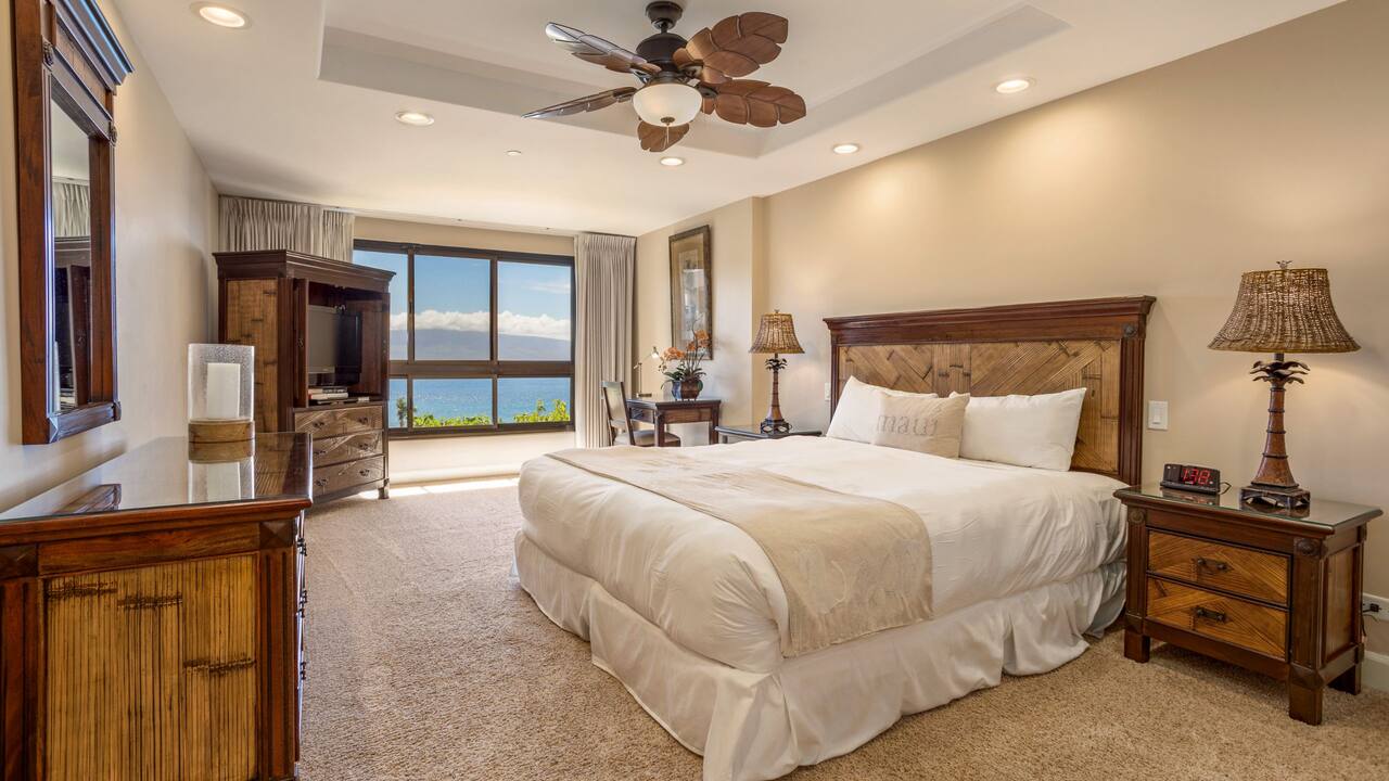 1 Bedroom Condo with Ocean View Plus Den