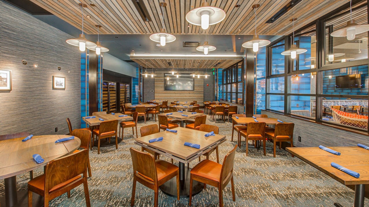 Pier 48 Fish House & Oyster Bar