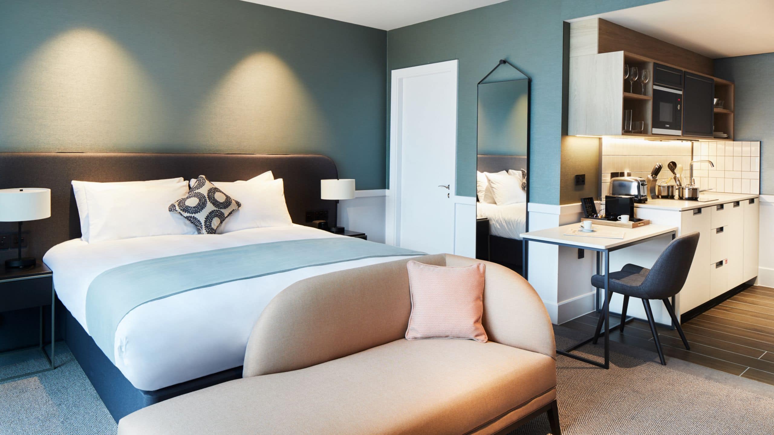 Hyatt House Manchester Standard King Bed