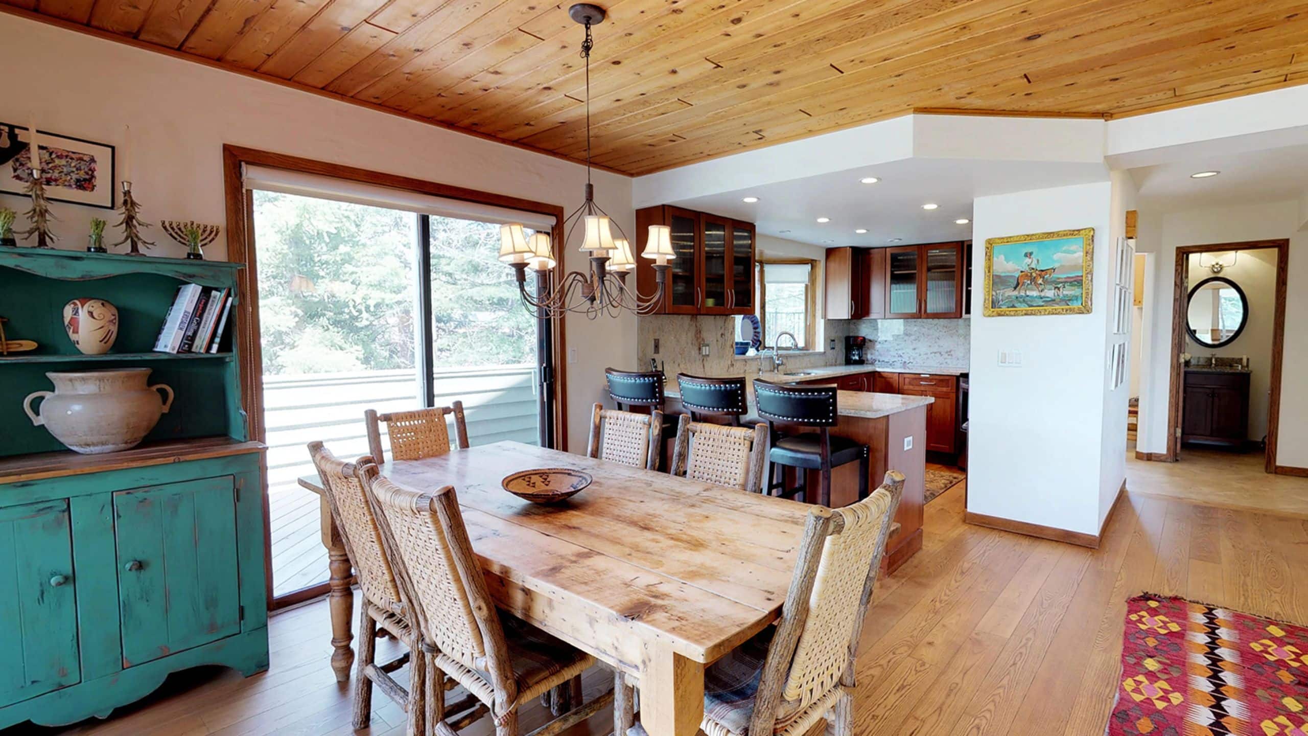 2 de 4 Vail Residences at Cascade Village Five Bedroom Gold Residence Dining Room