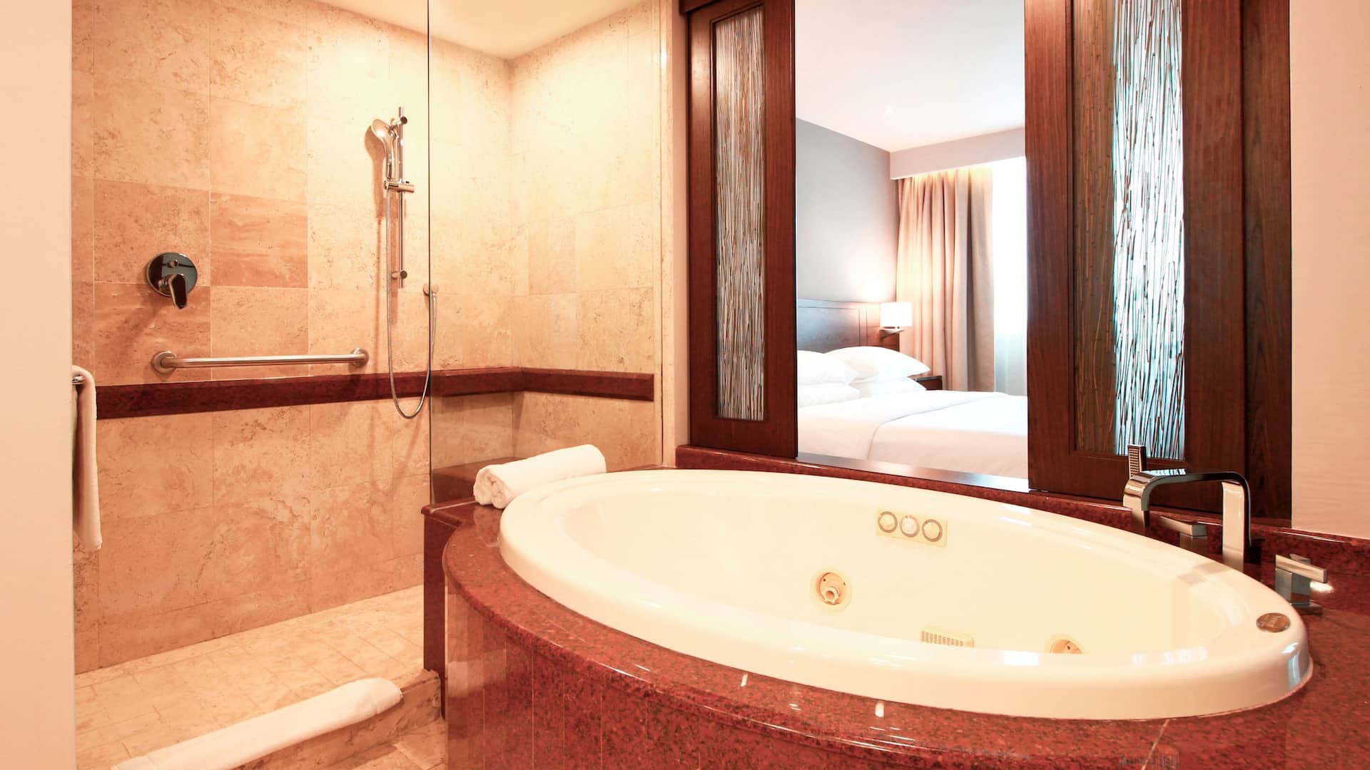3 of 6 Hyatt Regency Villahermosa Suite Bathroom