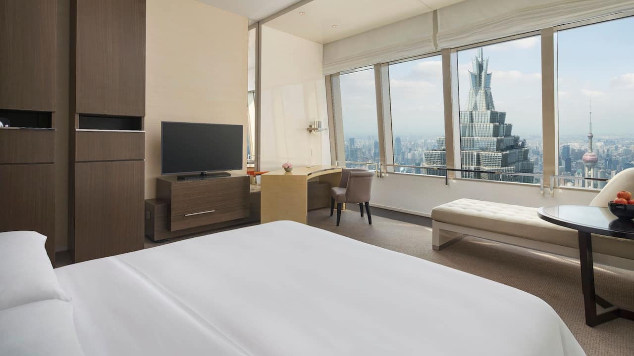 1 King Bed with Bund View