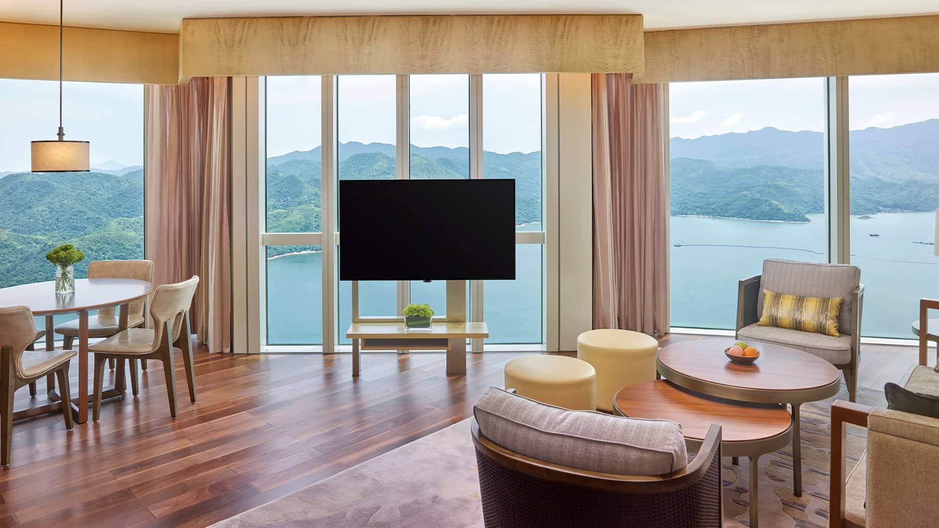 Hyatt Regency Shenzhen Yantian Regency Suite Oceanview Living Area