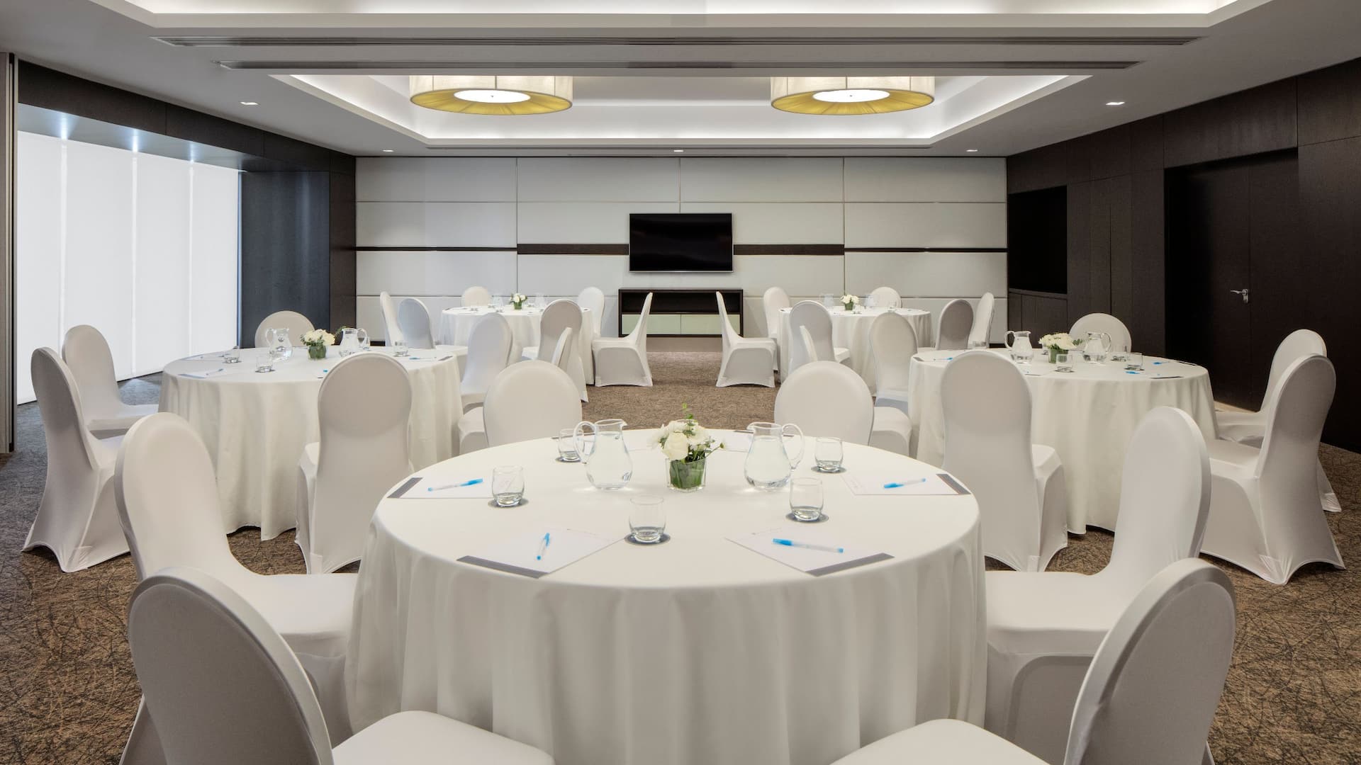 2 of 3 Hyatt Place Dubai Jumeirah Round Table Setup